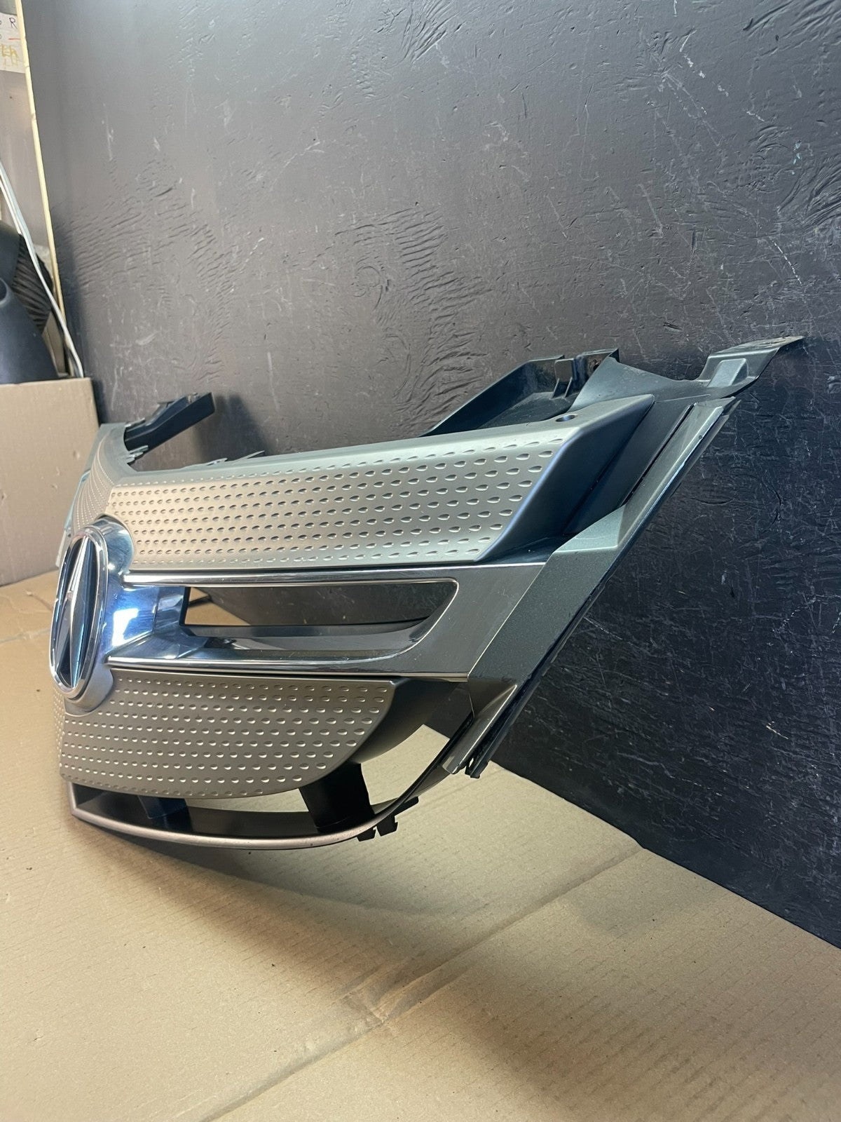 2007 2008 2009 Acura MDX Front Upper Grill Grille Emblem AE3514 DG1