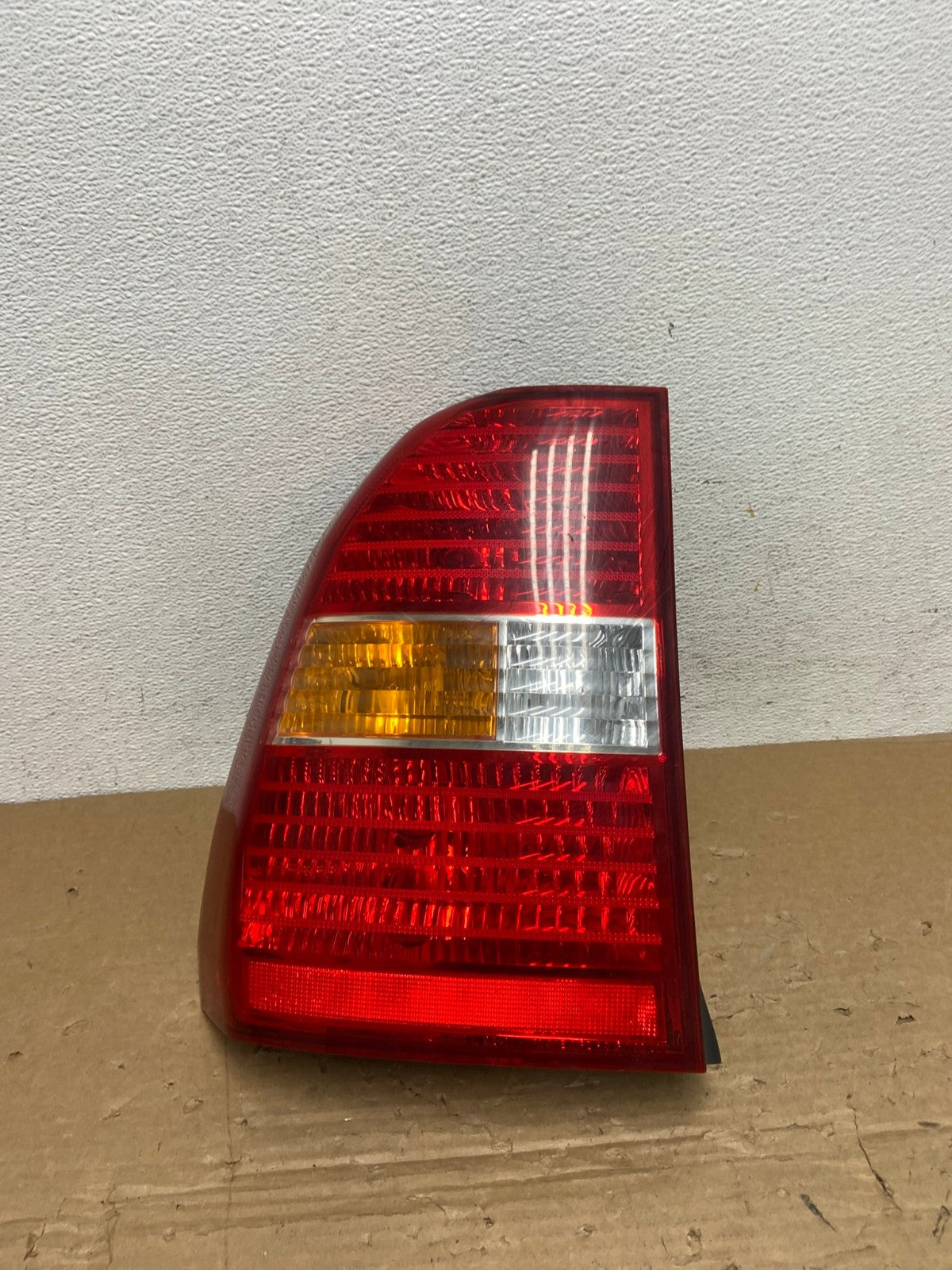 2005 to 2008 Kia Sportage Left Driver Side LH Side Tail Light AD4112 LK0