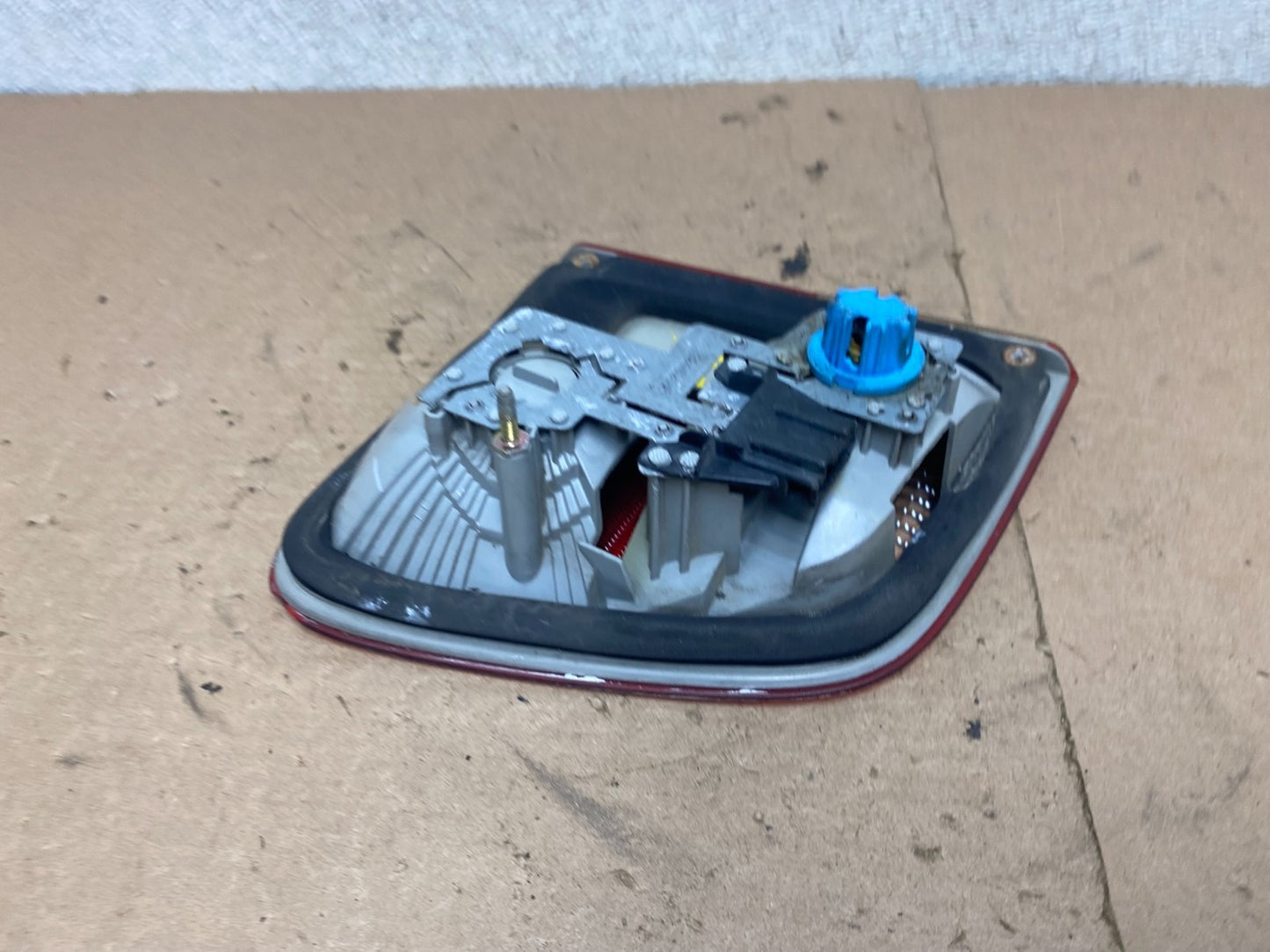 2000-2003 Mercedes-Benz E-Class E320 Wagon Right Passenge Inner Tail Light P52045