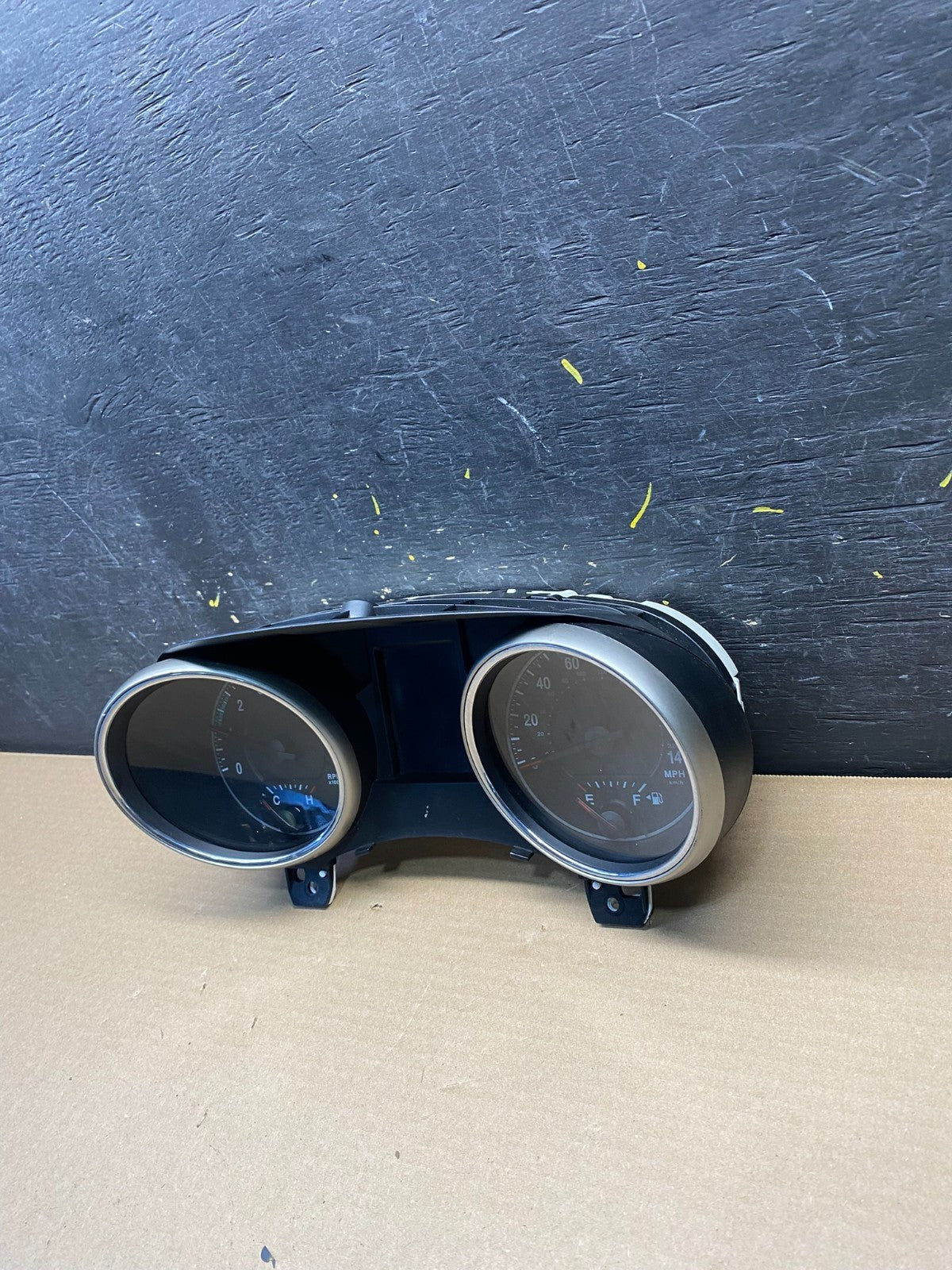 2011 Jeep Grand Cherokee 3.6L Speedometer Gauge Cluster OEM S2836 DG2