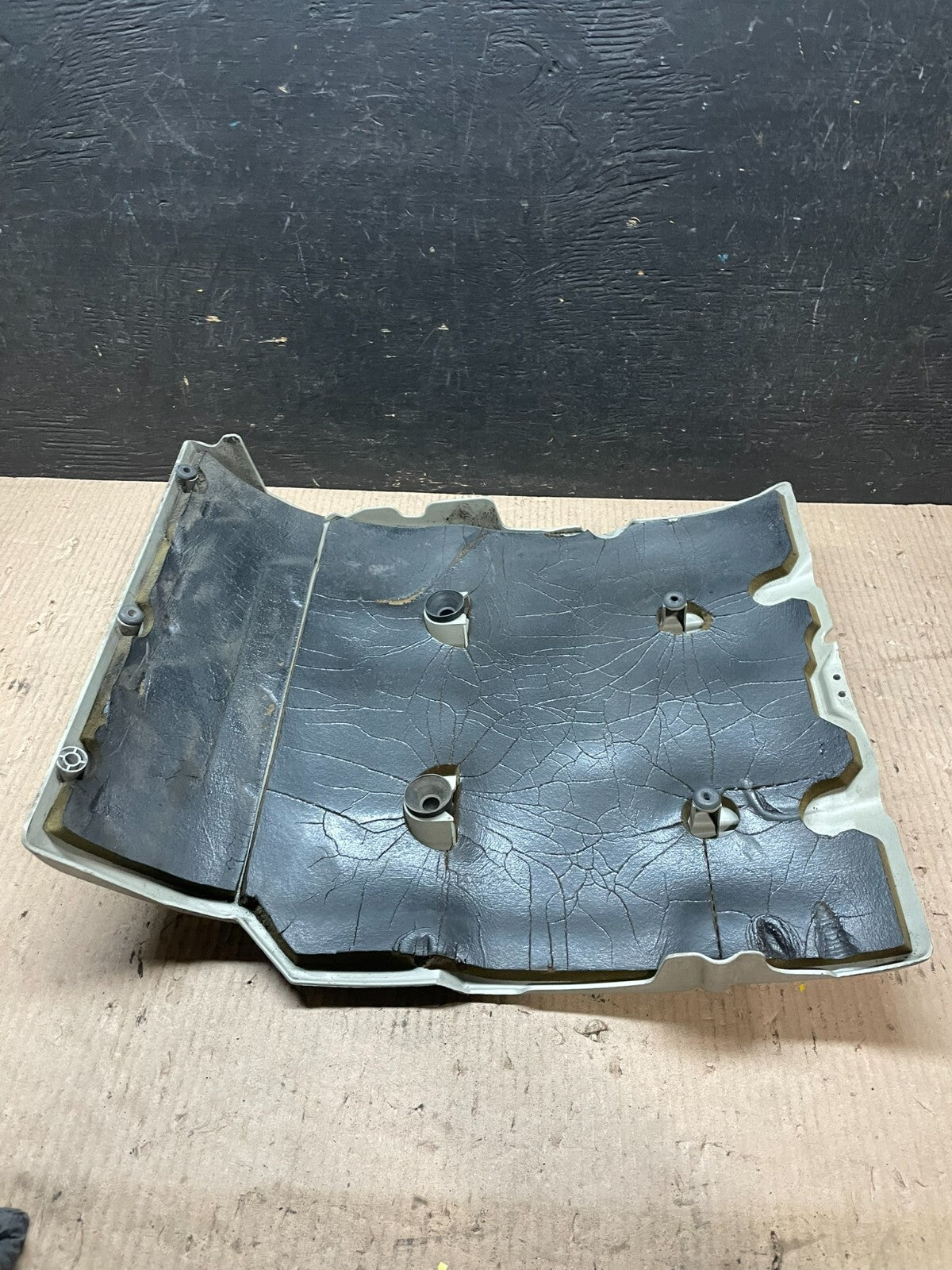 1997 to 2004 Cadillac Deville Seville Northstar Engine Motor Cover J3611 DG7