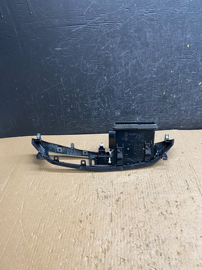 2014 to 2017 Nissan Rogue Center Dash Air Vent With Hazard Switch AF1472 DG3