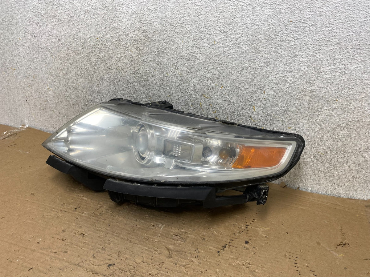 2009-2012 Lincoln Mks Left Driver LH Side Xenon HID Headlight AH9264 DW2