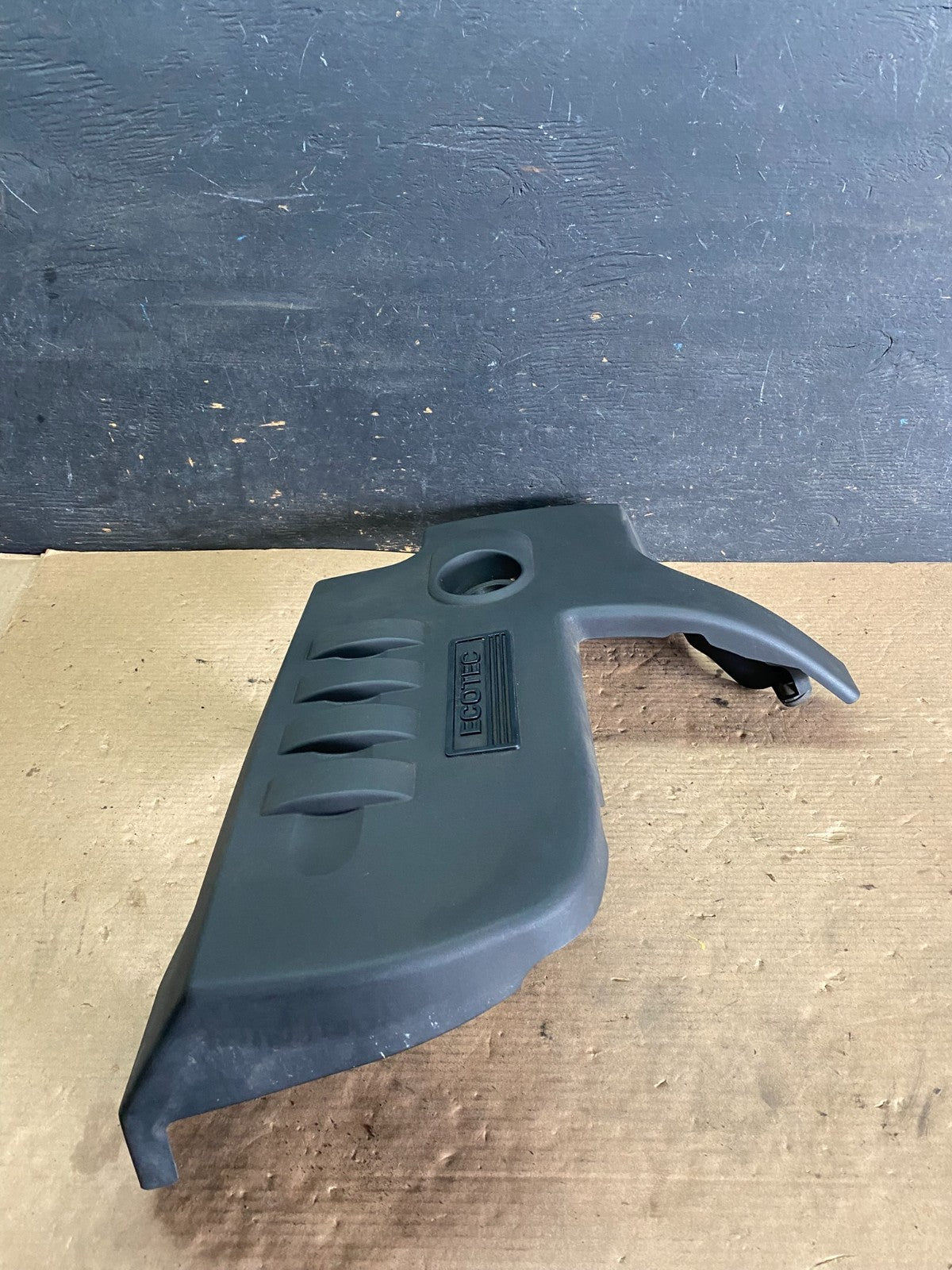 2005 Saturn Ion Engine Cover O82083