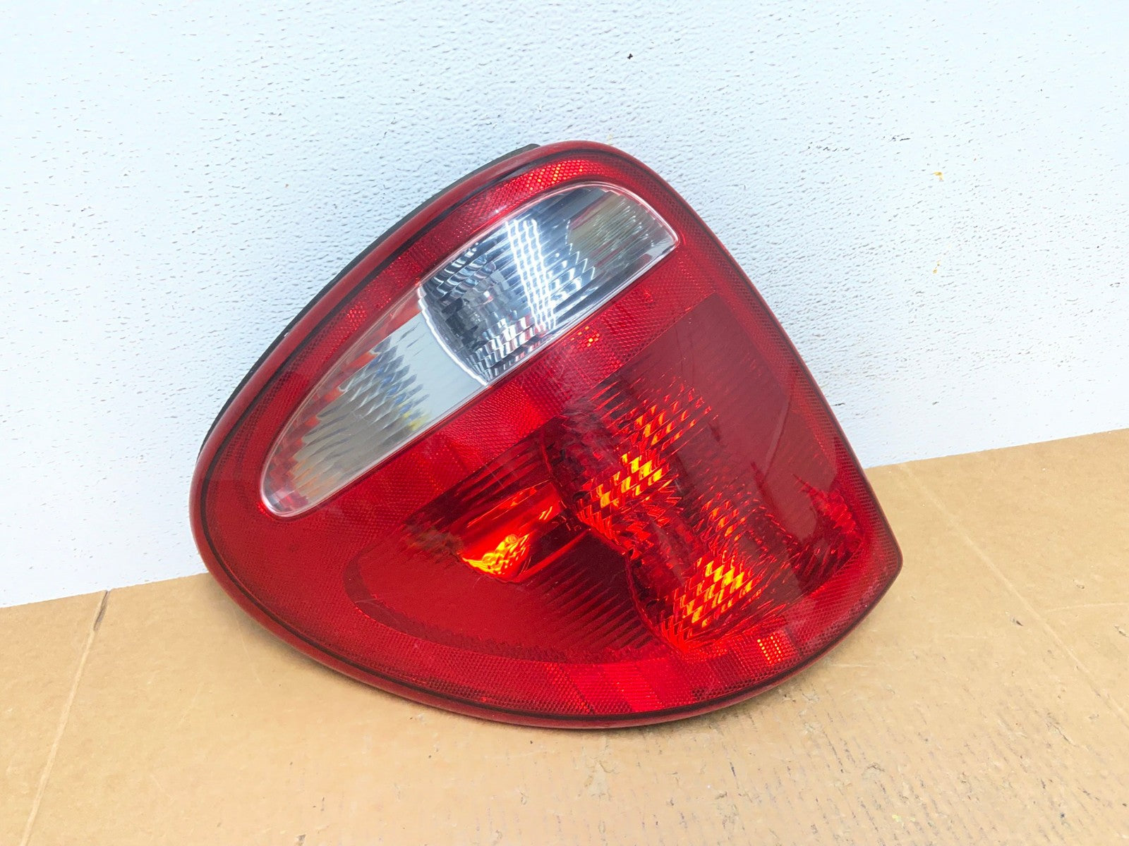 2001 to 2003 Dodge Grand Caravan Left Driver Lh Tail Light AE1499 LK0
