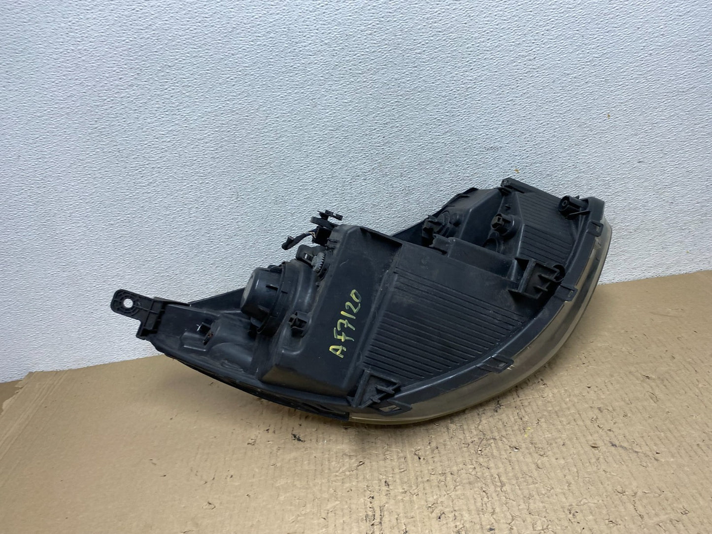 2014 - 2018 Kia Soul Left Driver LH Halogen Headlight TYC AF7120 DW7
