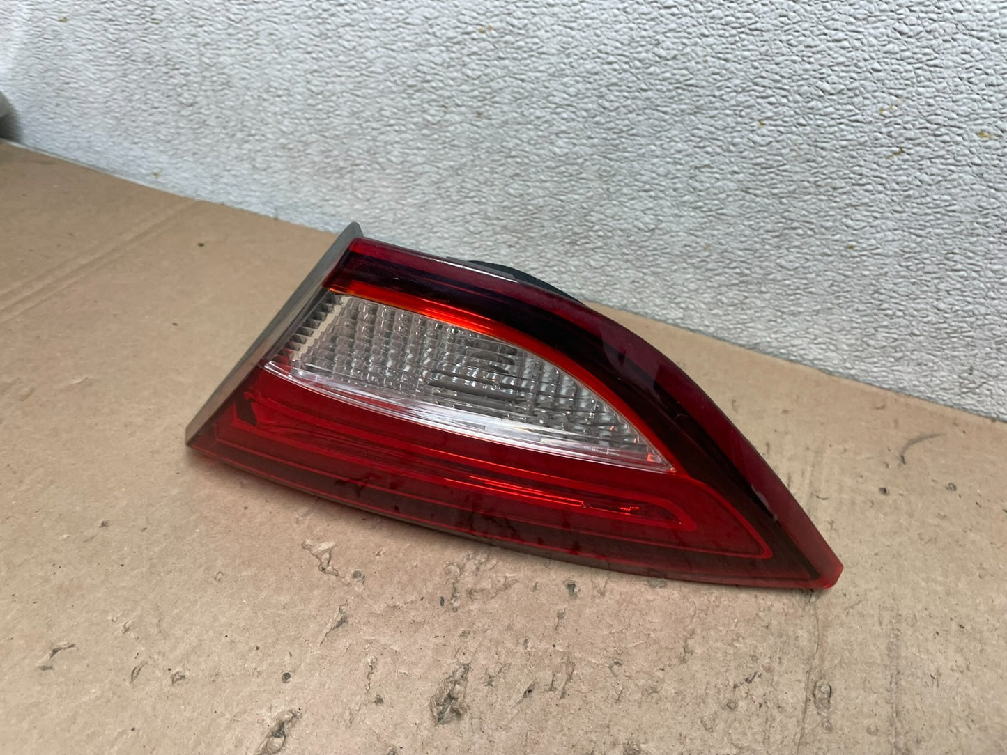 2015 to 2017 Chrysler 200 Sedan Right Passenger  Inner Tail Light Oem Q4847 DW1