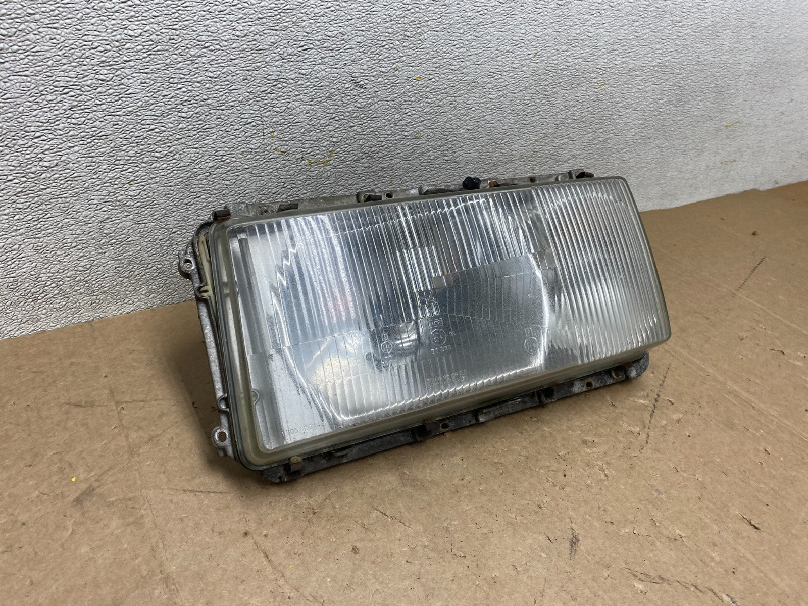 Mercedes W116 S-Class Left Driver LH Halogen Headlight OEM w8752 DG2