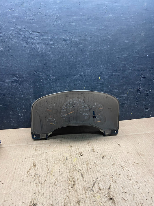 2004 to 2007 Chevrolet Express Speedometer Cluster Gauge Q2030 DG0