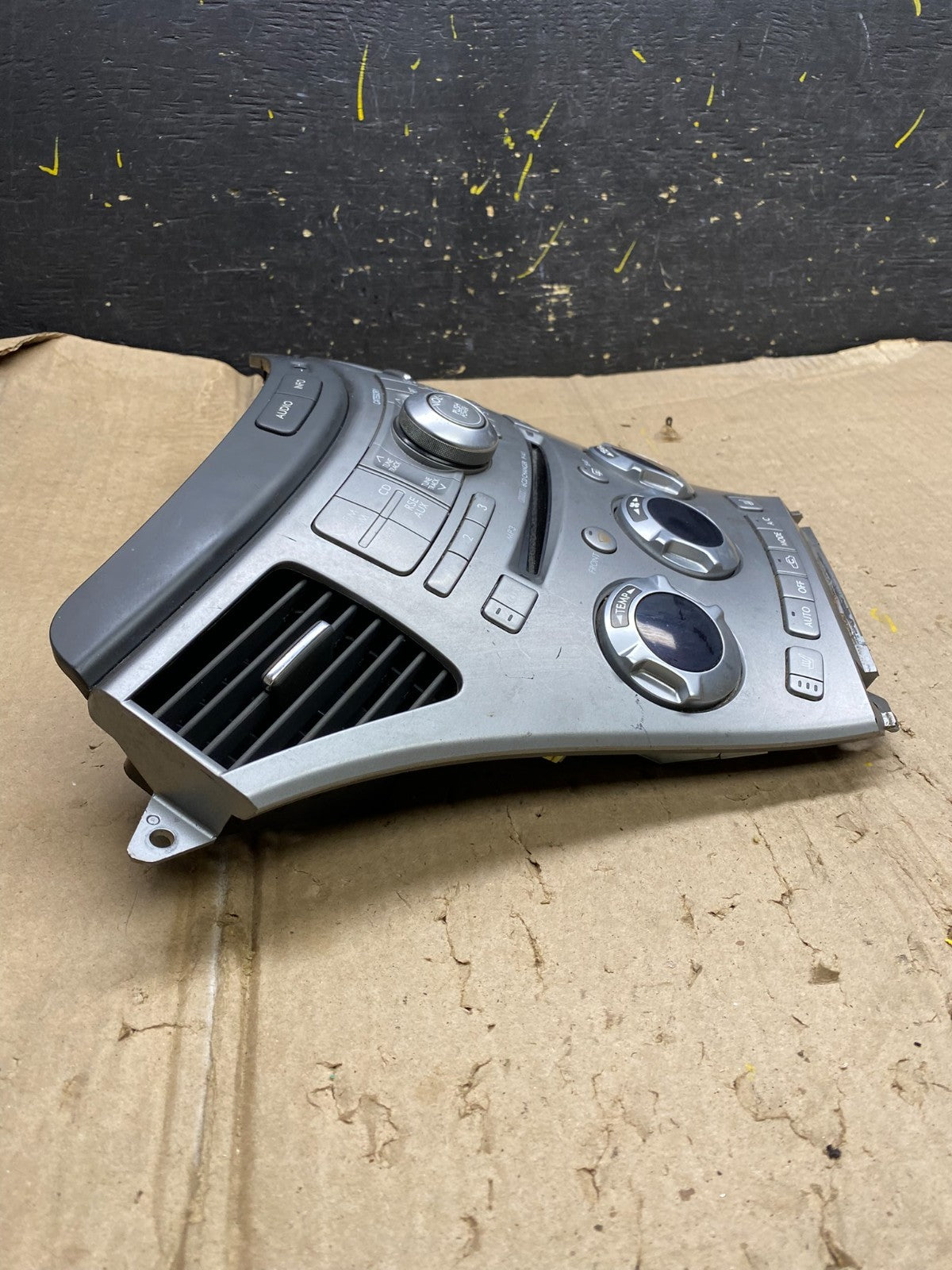 2006-2009 Subaru Tribeca Radio CD Player AC Climate Control Bezel Panel x5913 DG2