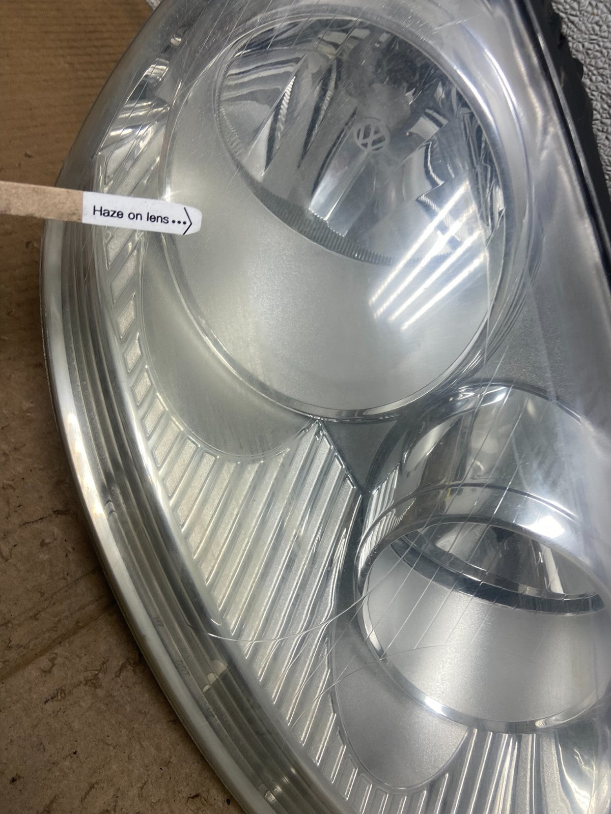 2005 to 2010 Volkswagen Jetta Right Passenger RH Side Headlight Halogen AA69104