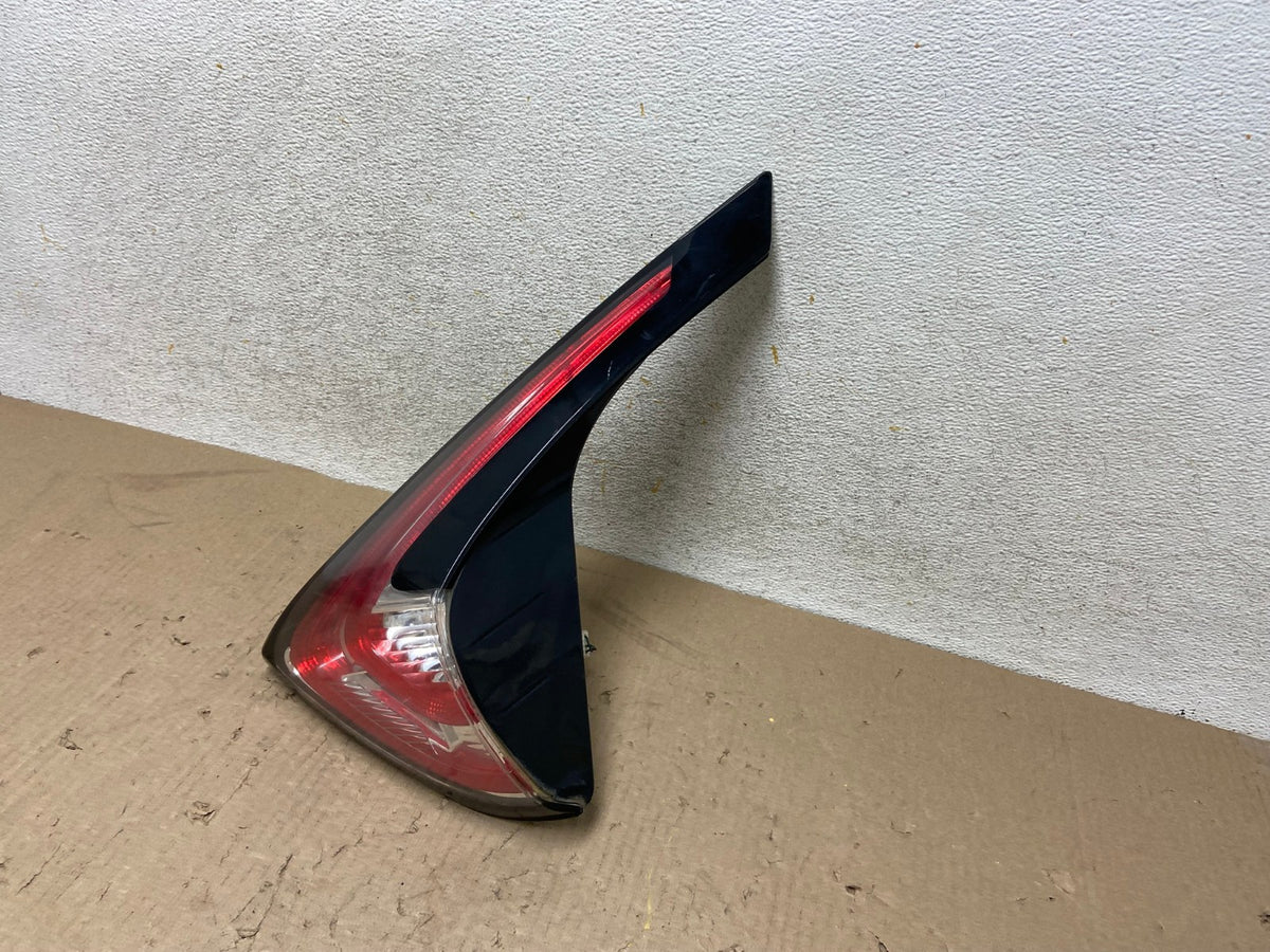 2015 to 2018 Nissan Murano Right Passenger Side Tail Light Inner AH7676 LK2