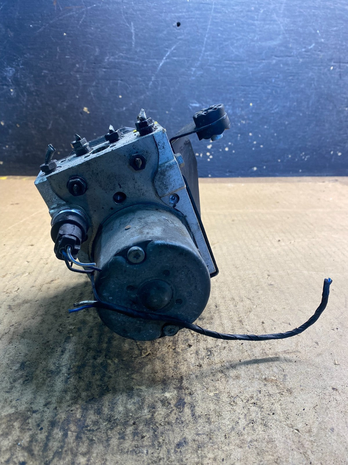 BMW E39 Series Anti Lock Break Pump ABS 6757593 Z24334