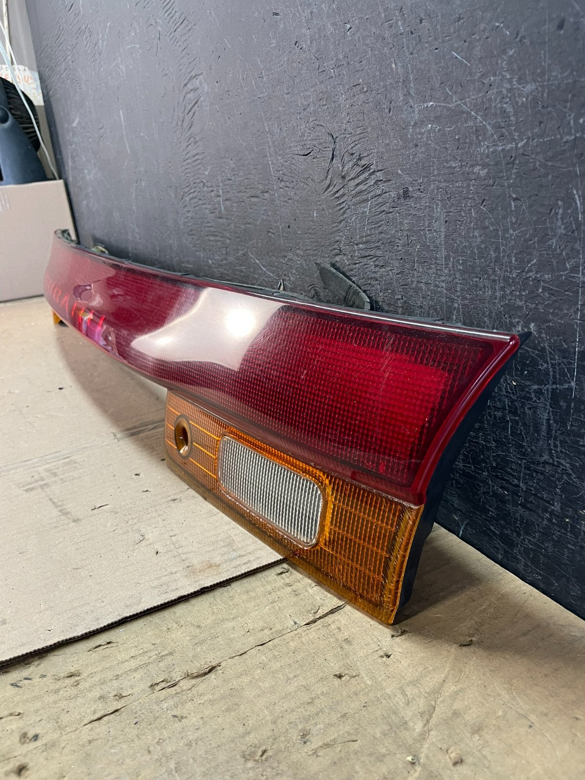 1995 to 1996 Subaru Legacy Wagon Trunk Mounted Center Tail Light Panel AD8532 DG1