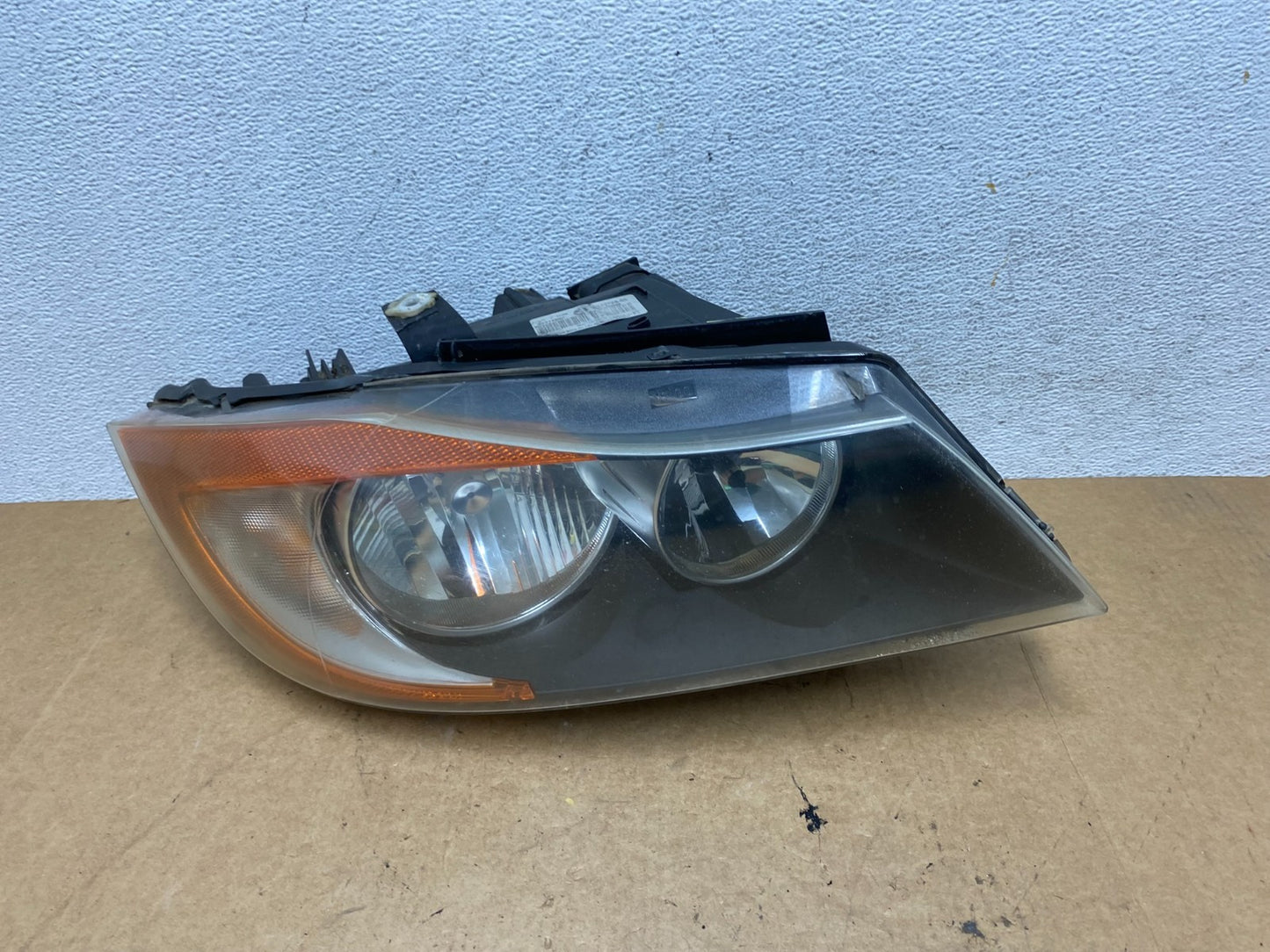 Halogen 2006 to 2008 BMW 3 Series Headlight Right Passenger Side AE3216 DW0