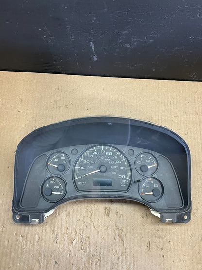 2003 to 2007 Chevrolet Express Speedometer Cluster Gauge 25755008 AB3303 DG0