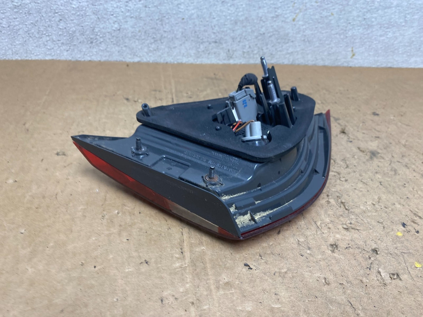 2015 to 2017 Chrysler 200 Sedan Right Passenger  Inner Tail Light Oem Q7875 DW8