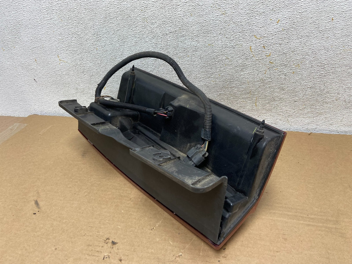 2007 to 2014 Cadillac Escalade Right Passenger RH Side Tail Light AH4437 DW4