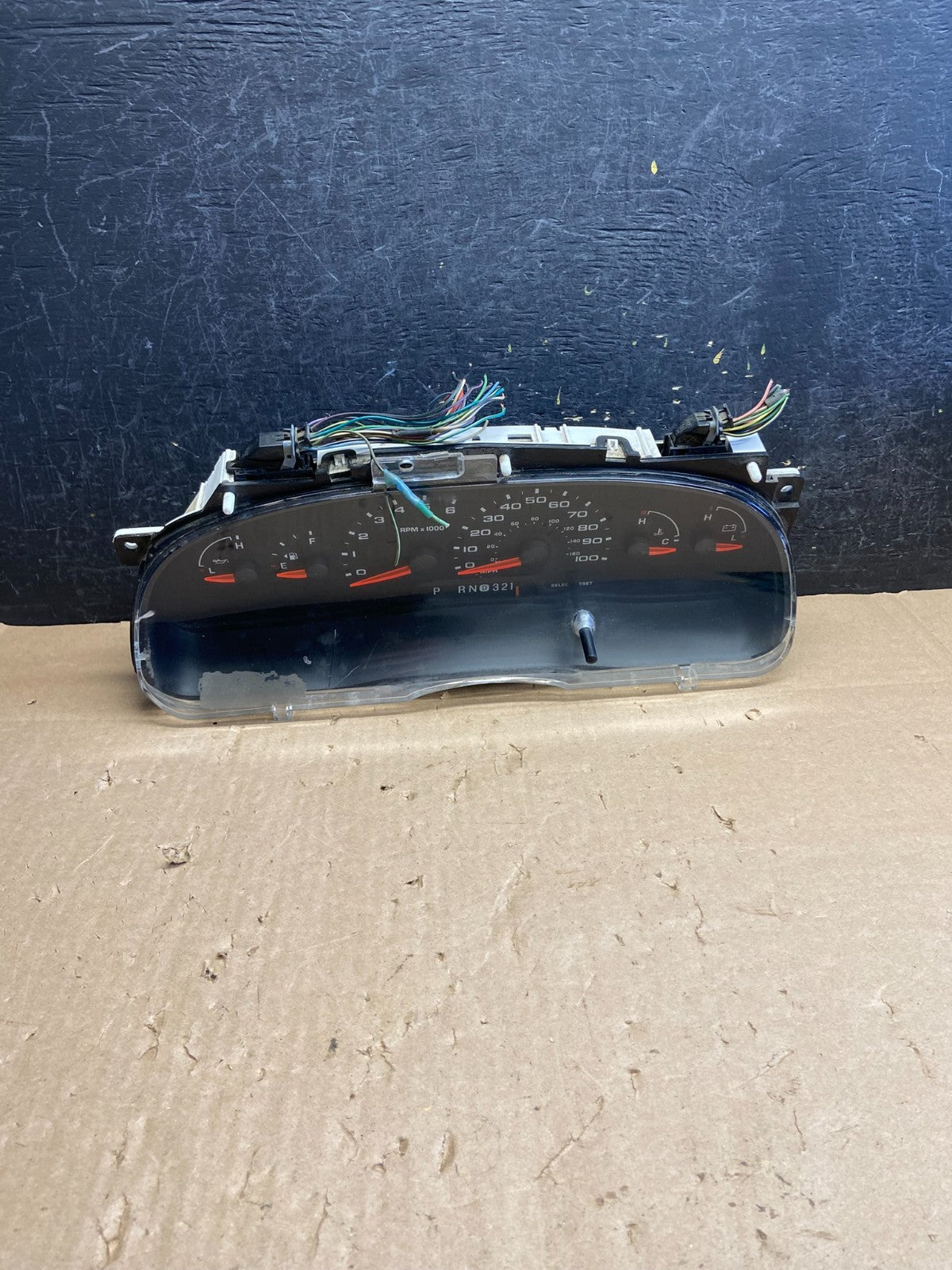 2006 Ford E350 Gauge Speedometer Cluster AI6409 DW0