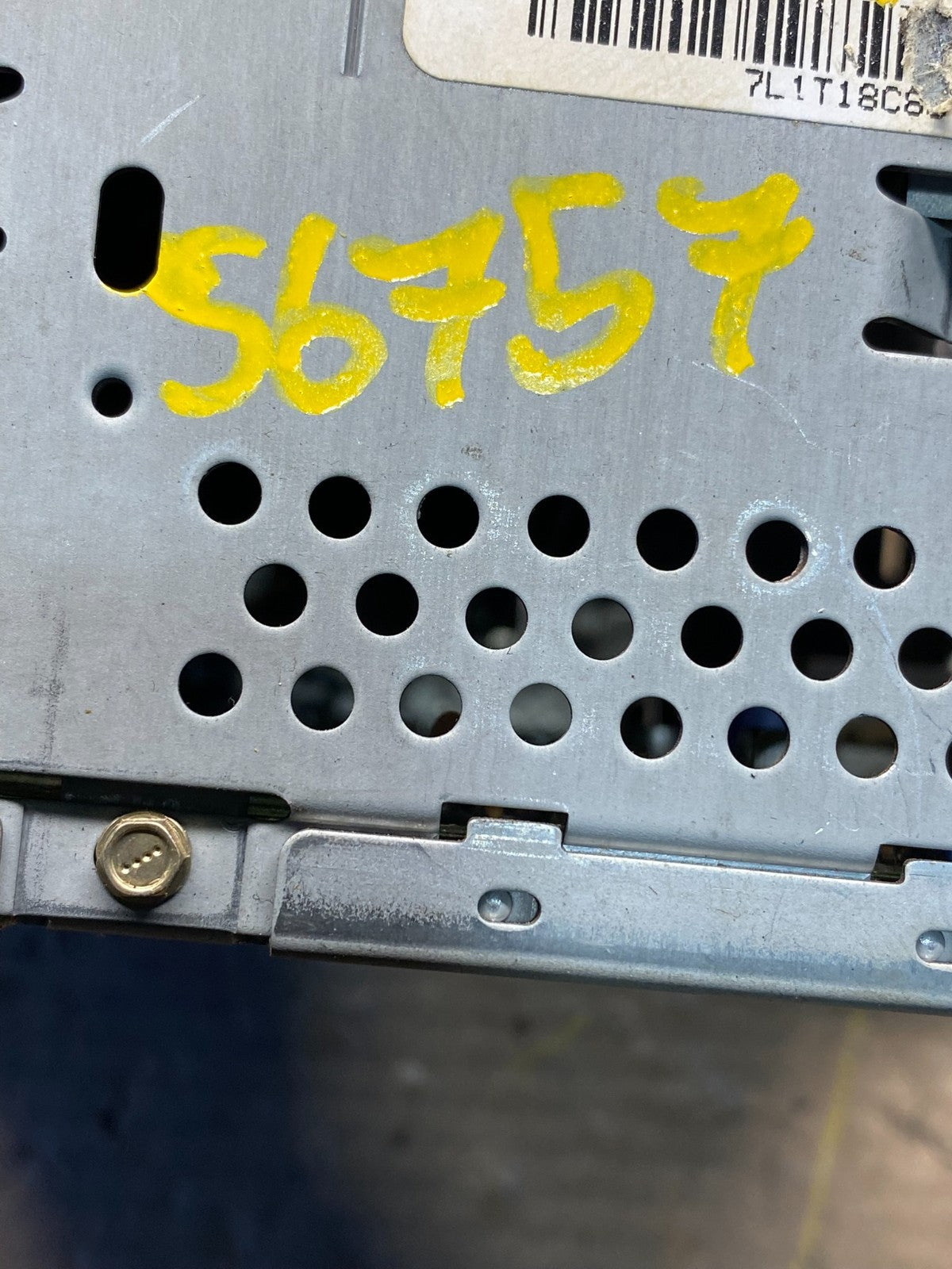 2007 Ford Expedition Radio CD Player Screen Display OEM S6757 DG7