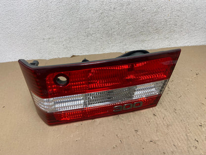 2000 2001 Lexus ES300 Inner Right Passenger RH Side Tail Light AG6988 LK0