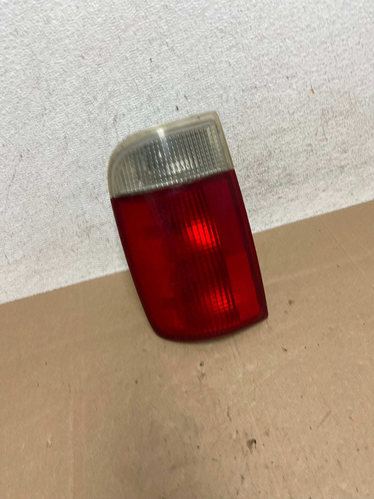 1995 to 2005 Chevrolet GMC Blazer S10 Right Passenger RH Tail Light AE5024 LK2