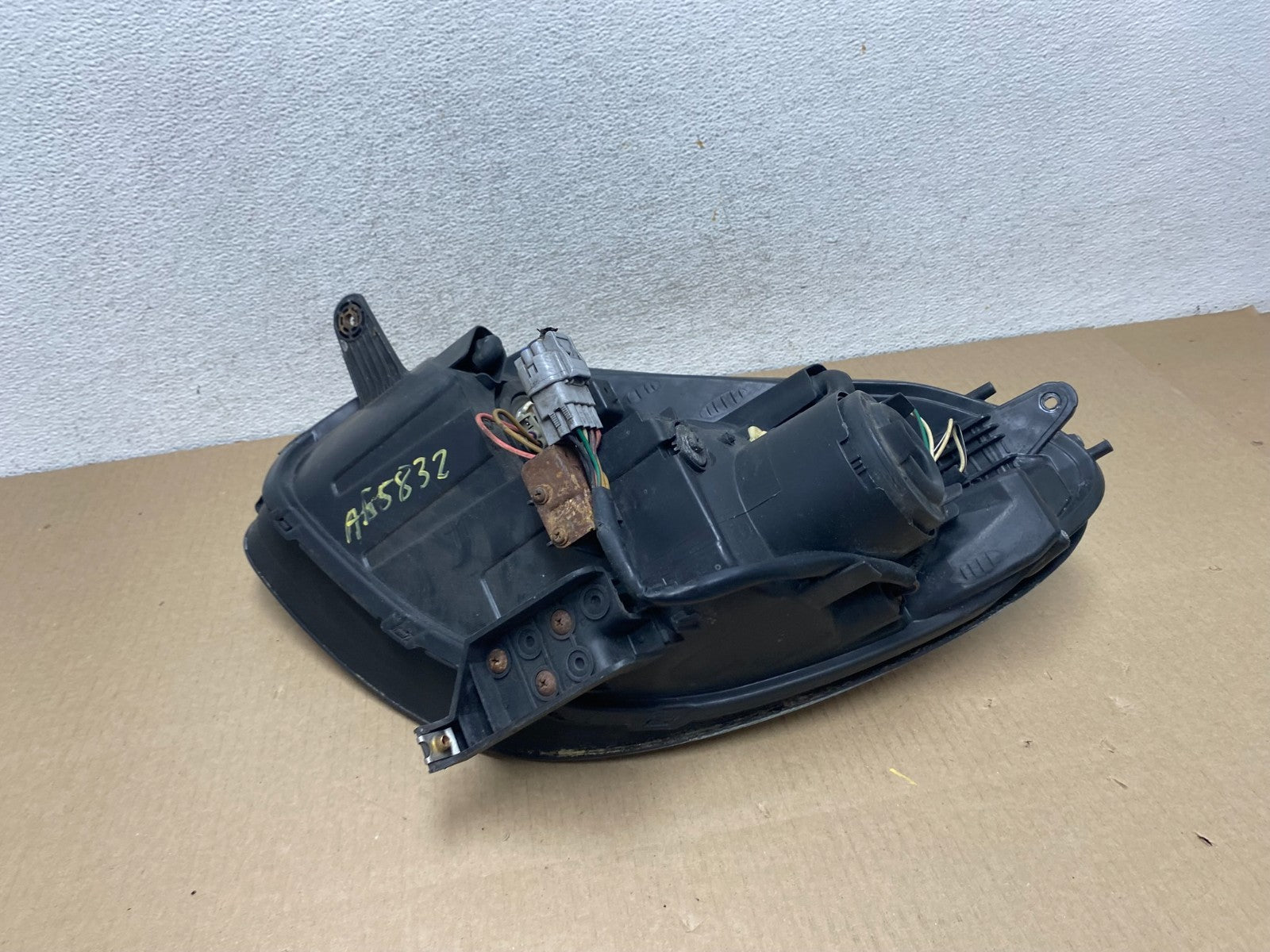 2006 - 2007 Subaru Tribeca B9 Right Passenger RH Halogen Headlight AG5832 DW8