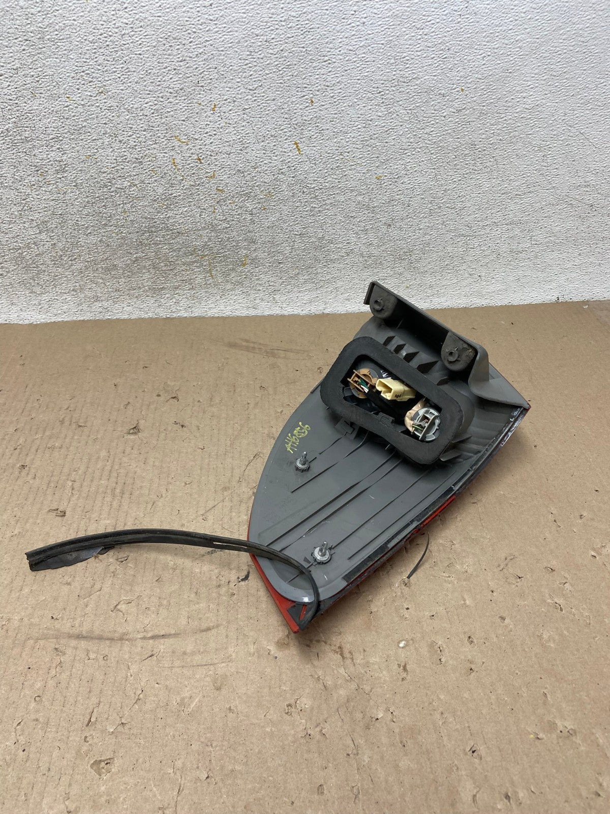 2006 to 2010 Toyota Sienna Left Driver LH Side Tail Light AH6856 LK7
