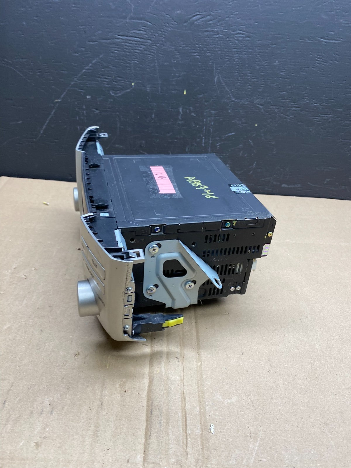 2006 to 2009 Lexus RX330 Radio Casette AM-FM CD Player AB8748 DG2