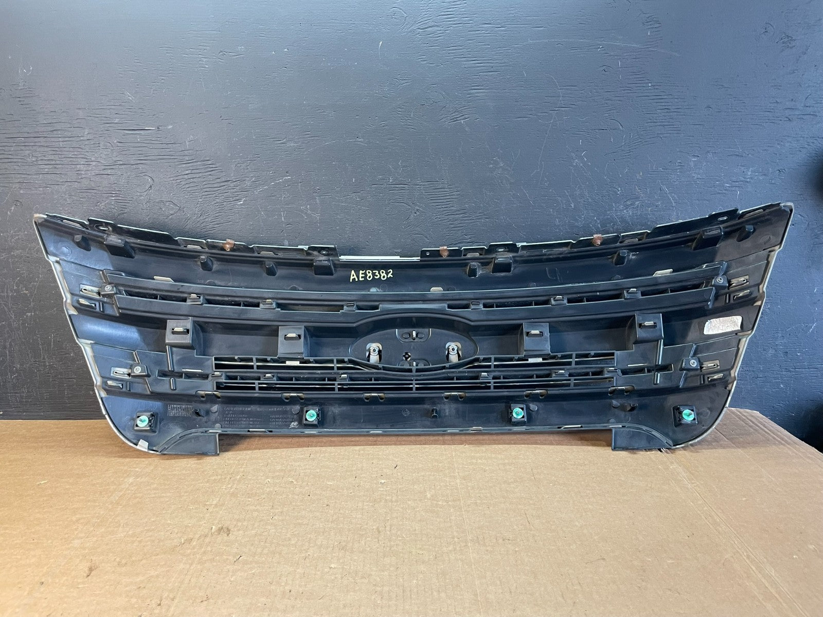 2011 to 2015 Ford Explorer Upper Front Grill Grille AE8382 DW3