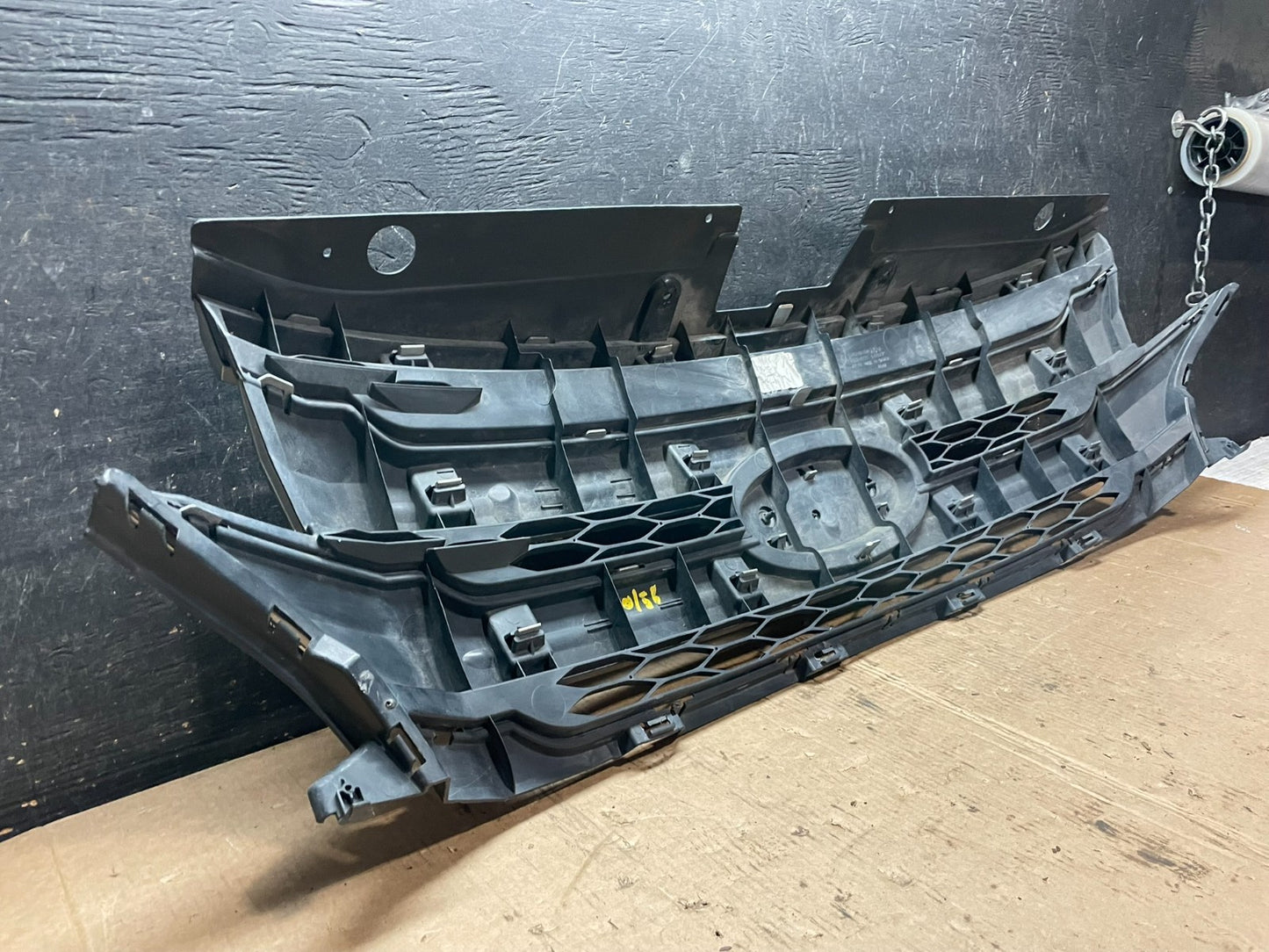 2011 2012 2013 Ford Edge Front Upper Chrome Grille Grill  Oem z5952 DG10