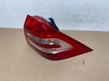 2005-2007 Mercedes-Benz C 230 - W203 C-Class Right Passenger Tail Light AE69731