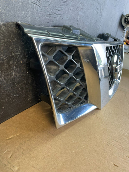 2005 2006 2007 Nissan Pathfinder Chrome Front Upper Grill Grille AD0196 DG2