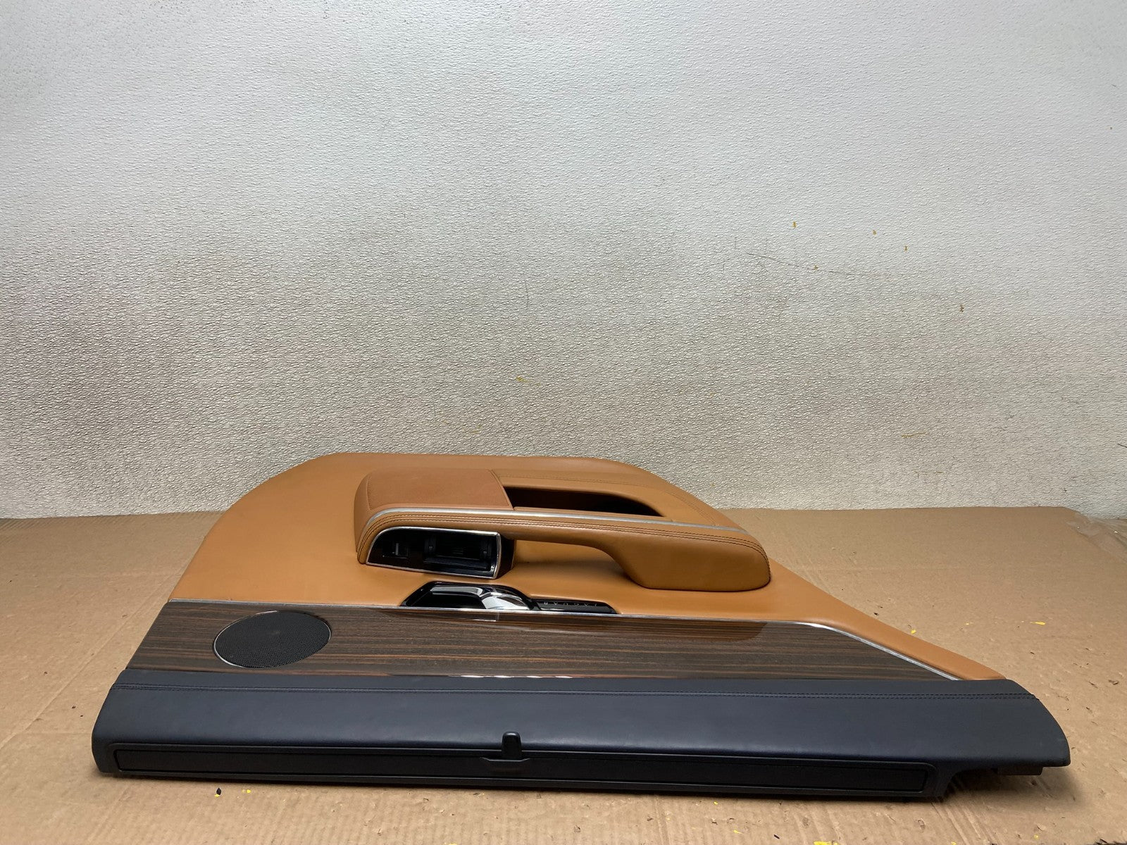 2010 to 2015 Jaguar XJ Interior Rear Left Driver LH Door Trim Panel OEM Y3190 DG5