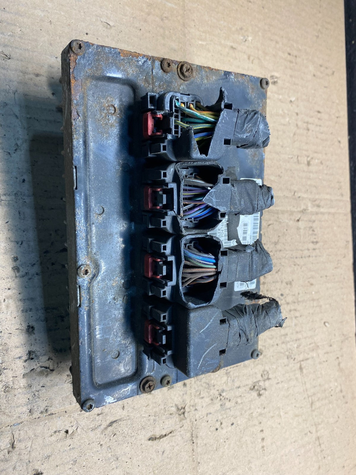 2005 Caravan Town & Country 3.8L Engine Control Unit ECU Module V2363 DG3