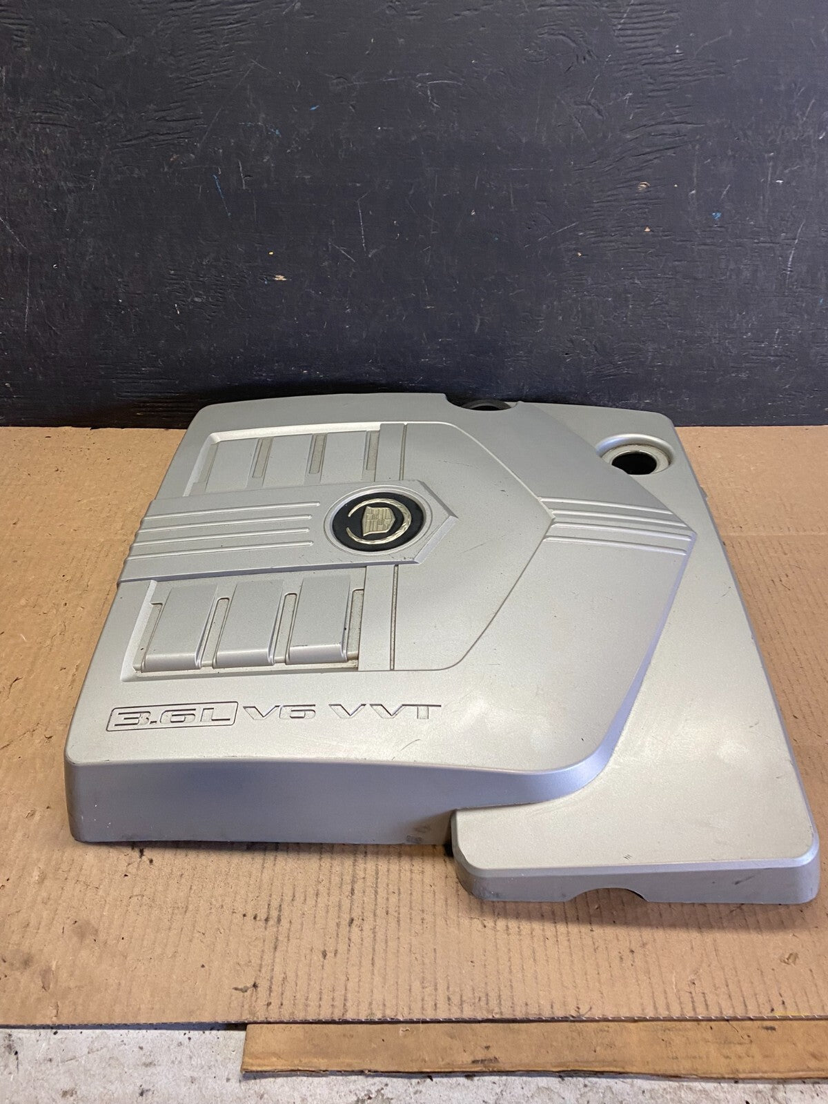 2004 to 2007  Cadillac CTS 3.6L Plastic Engine Cover Shield i3358 OEM DG12