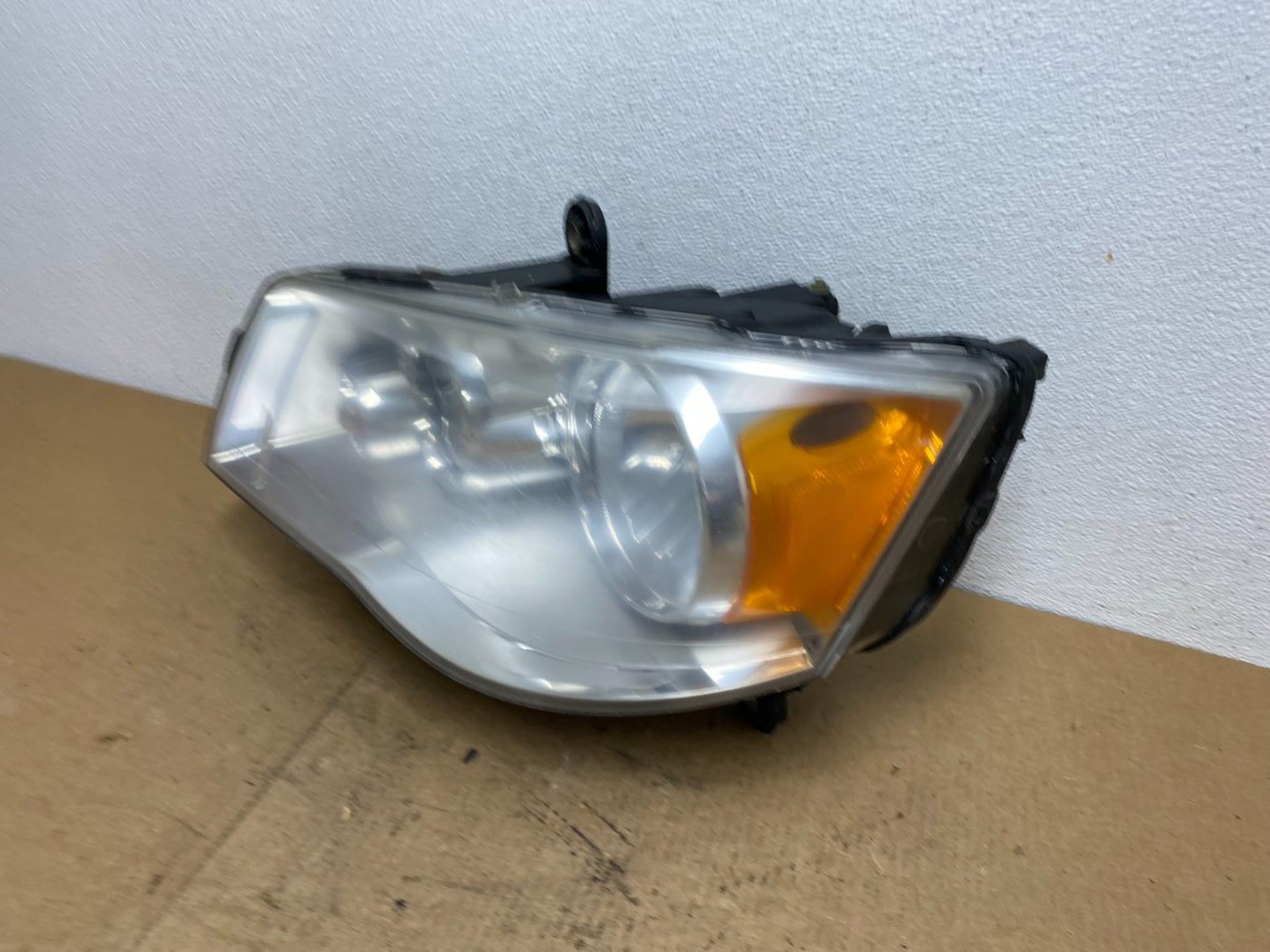 2008 to 2016 Chrysler Town and Country Left Driver Lh Side Headlight AC3442 DW1