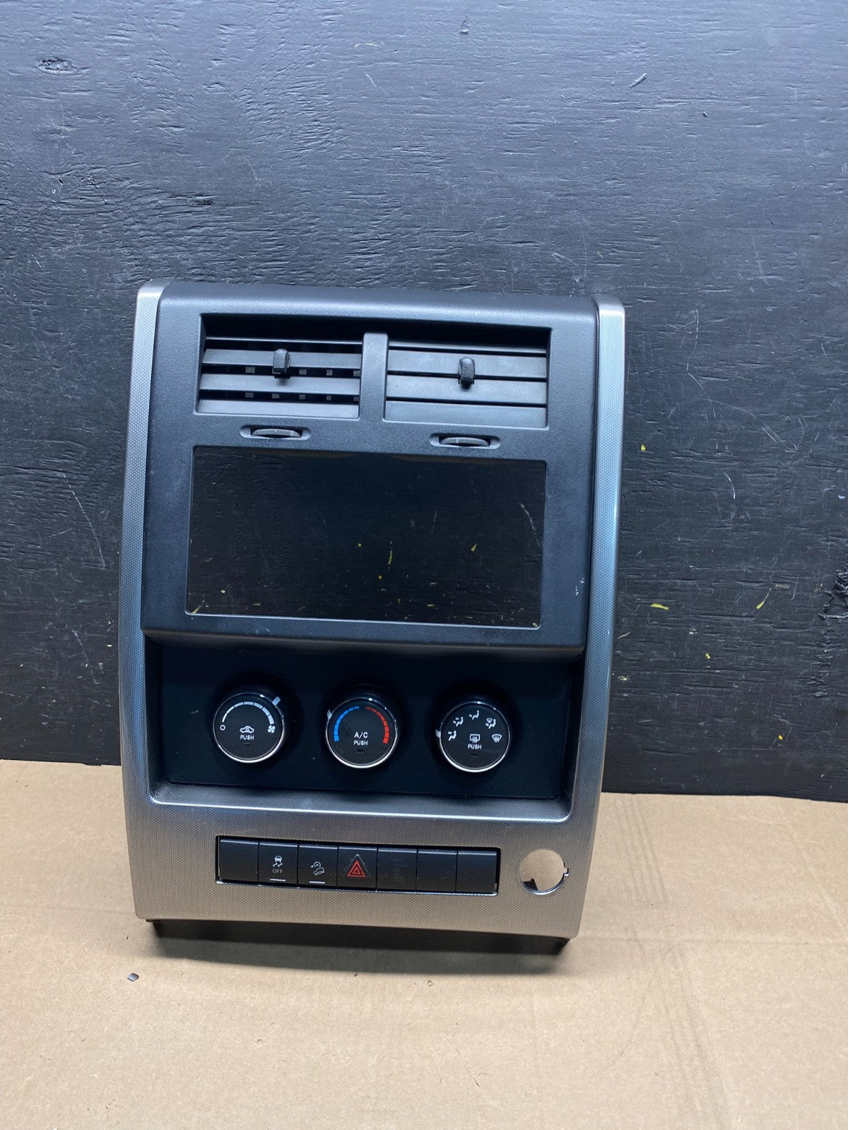 2008 to 2012 Jeep Liberty Dash Climate Temperature Control Radio Bezel R6341 DG0