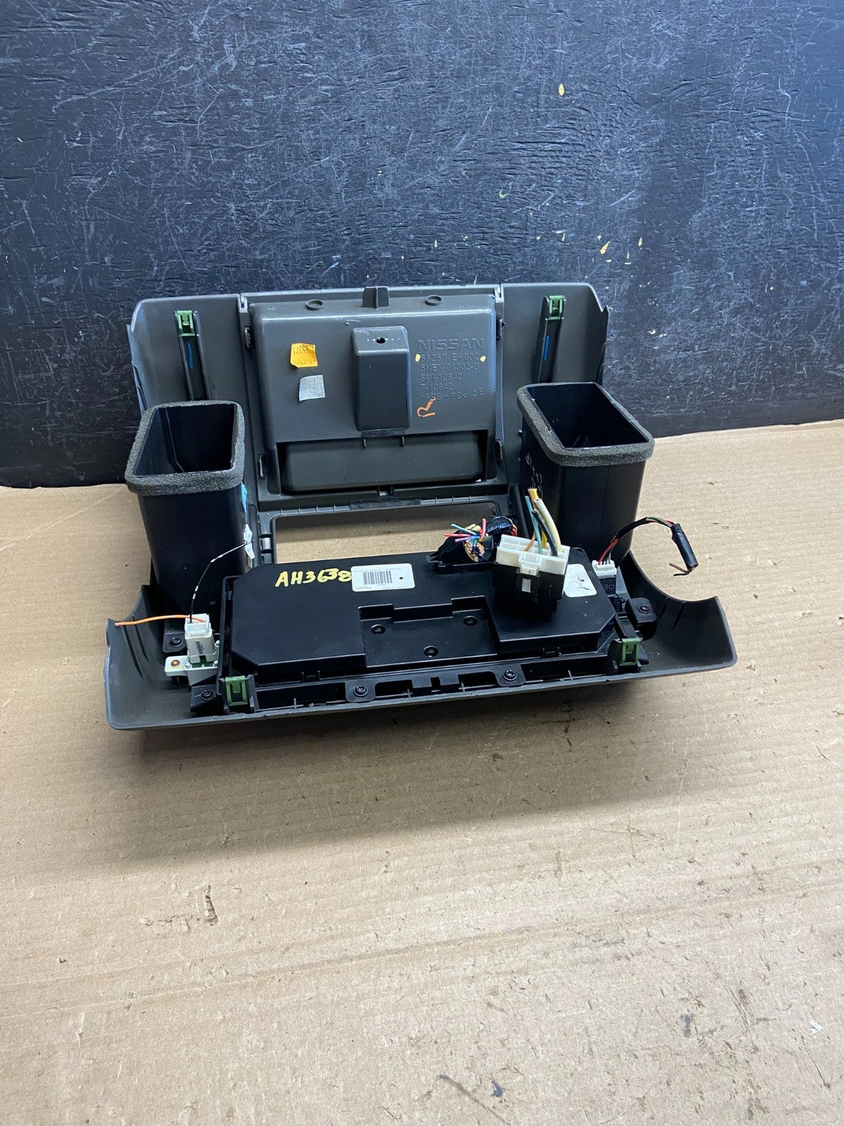 2005-2008 Nissan Pathfinder Radio A/C Heat Temperature Climate Control AH3638 DG3