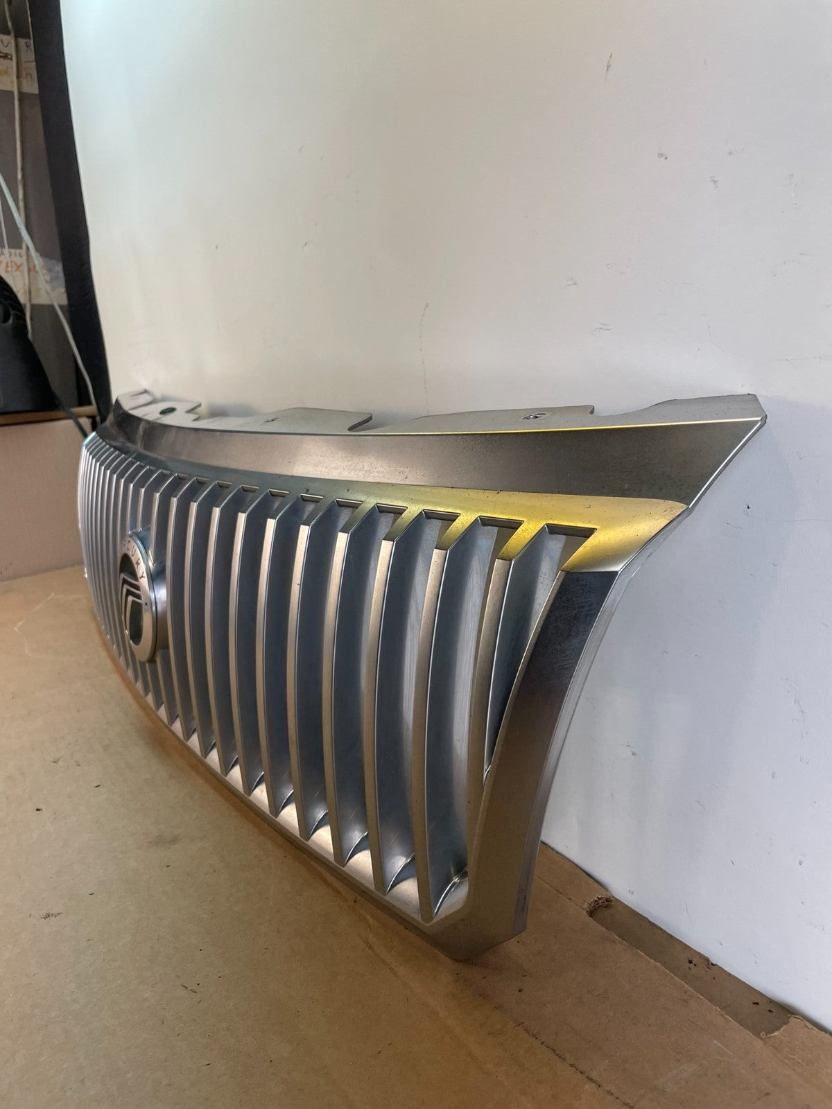 2002 to 2005 Mercury Mountaineer Front Upper Grill Grille ag0875 DG1