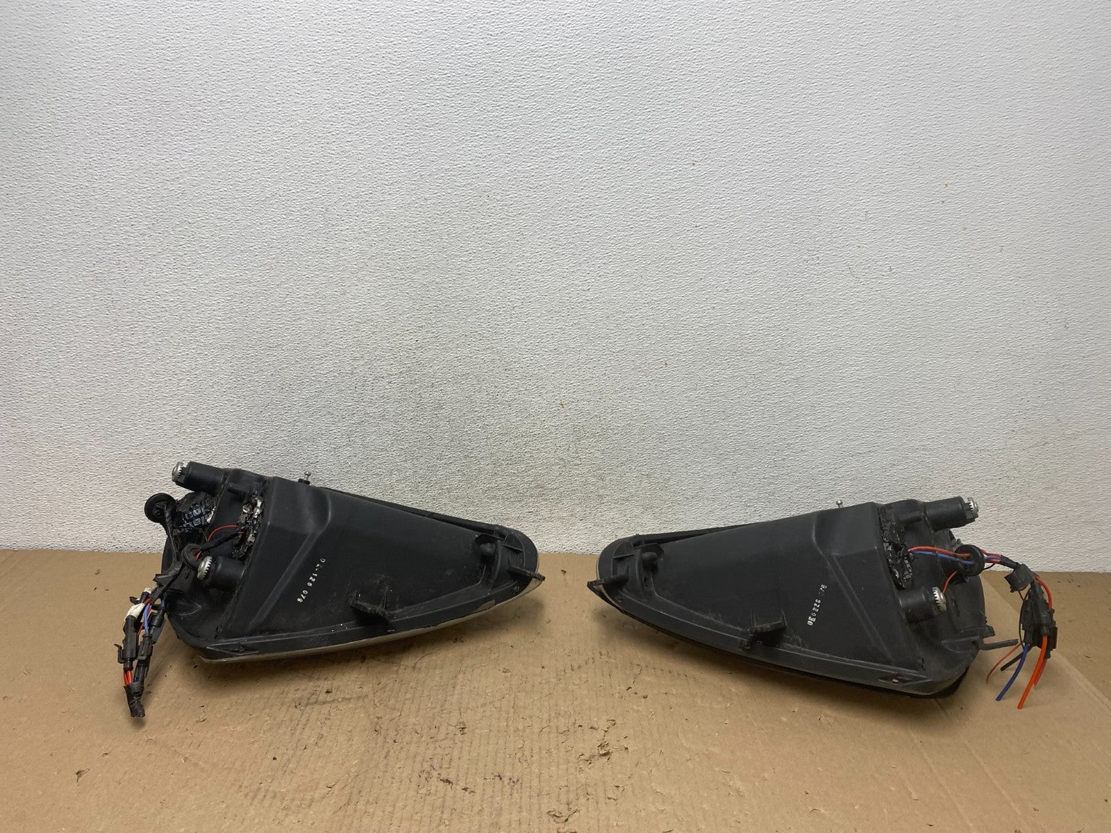 2000-2005 Mitsubishi Eclipse Left+Right Set Halogen Headlights AF42308