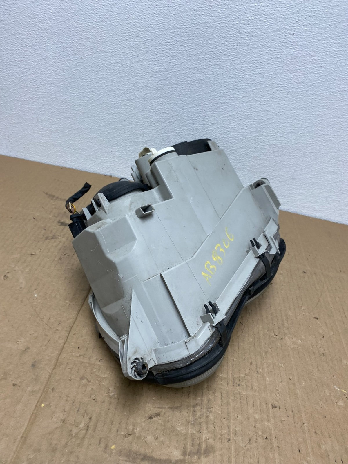 2001 - 2004 Mercedes-Benz C Class Halogen Right Passenger Headlight AB8306 DW7