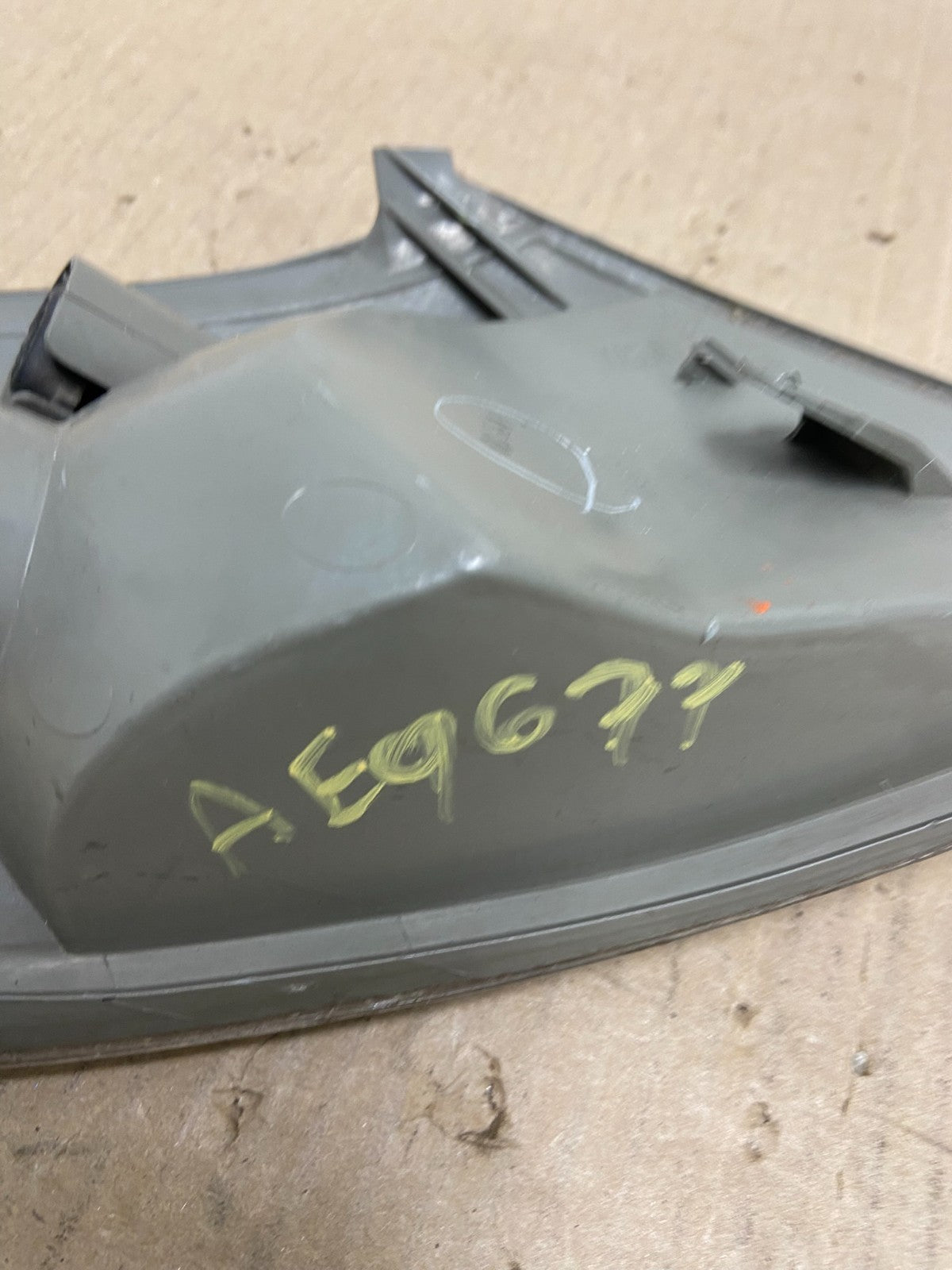2000 to 2001 Lexus ES300 Left Driver LH Side Turn Signal AE9677 DW7