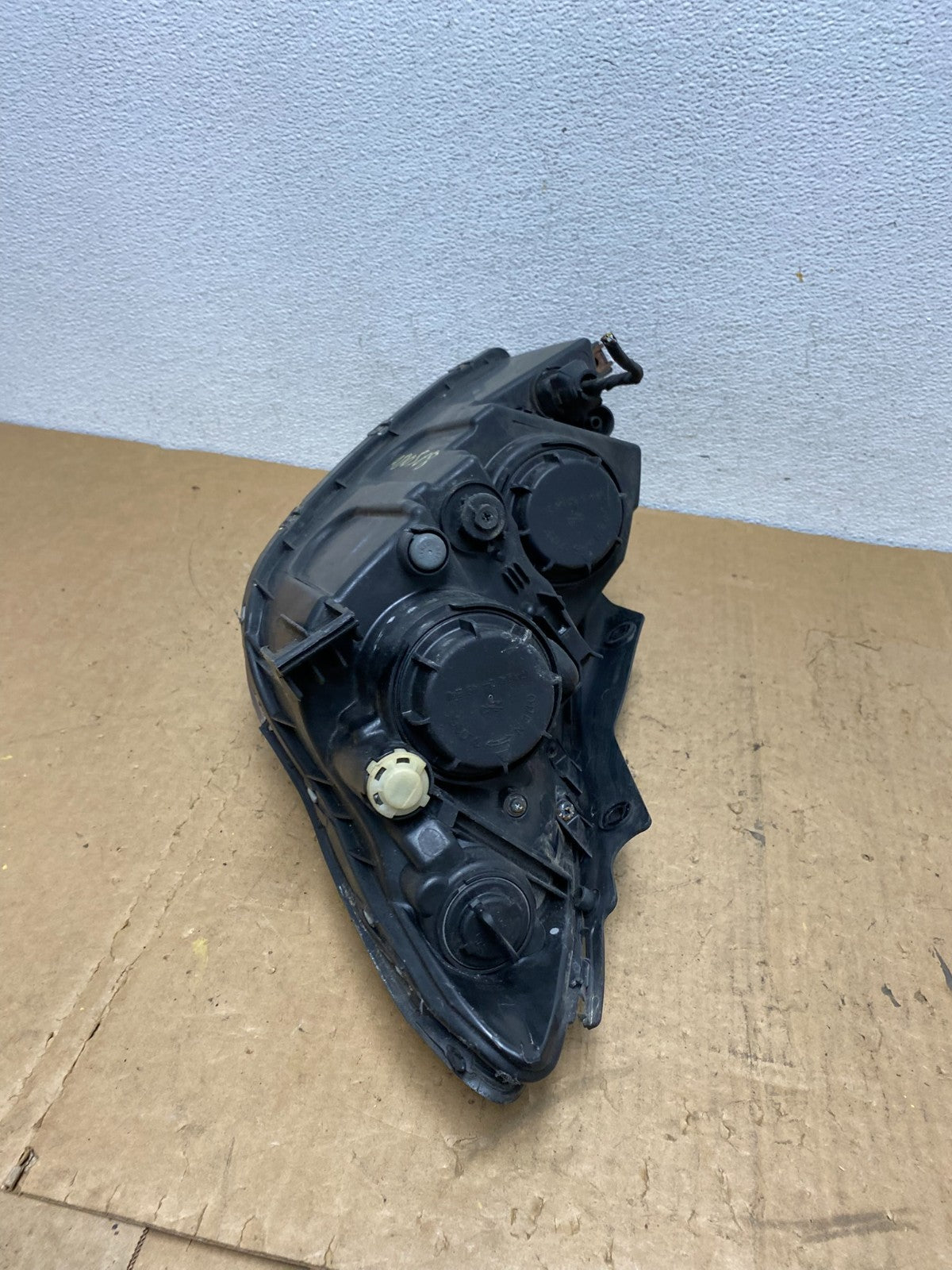 2010 to 2012 Hyundai Elantra Touring Right RH Headlight Halogen AD0508 DG9