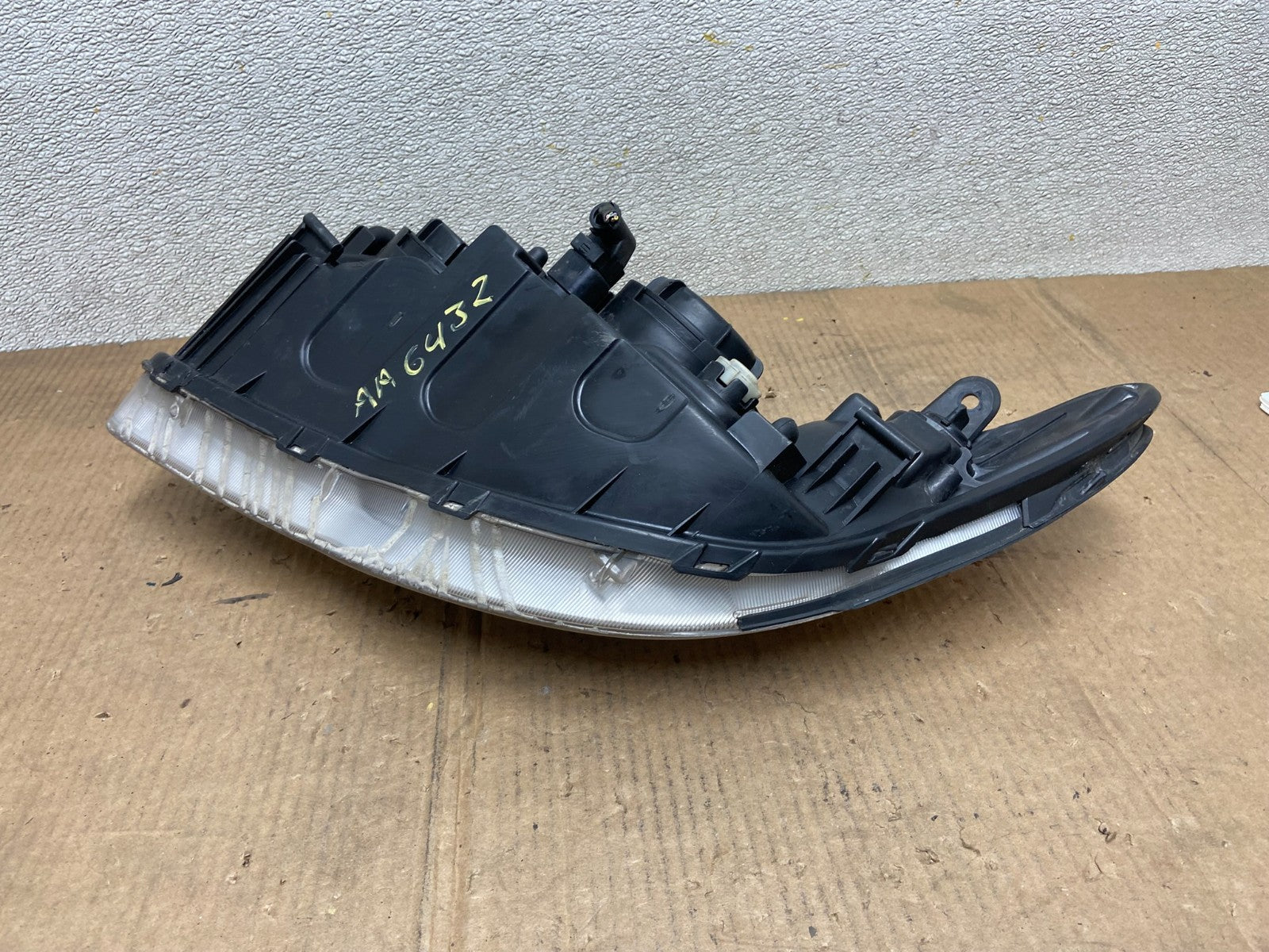 2007 2008 2009 2010 Hyundai Elantra Right Passenger Side Headlight AA64327