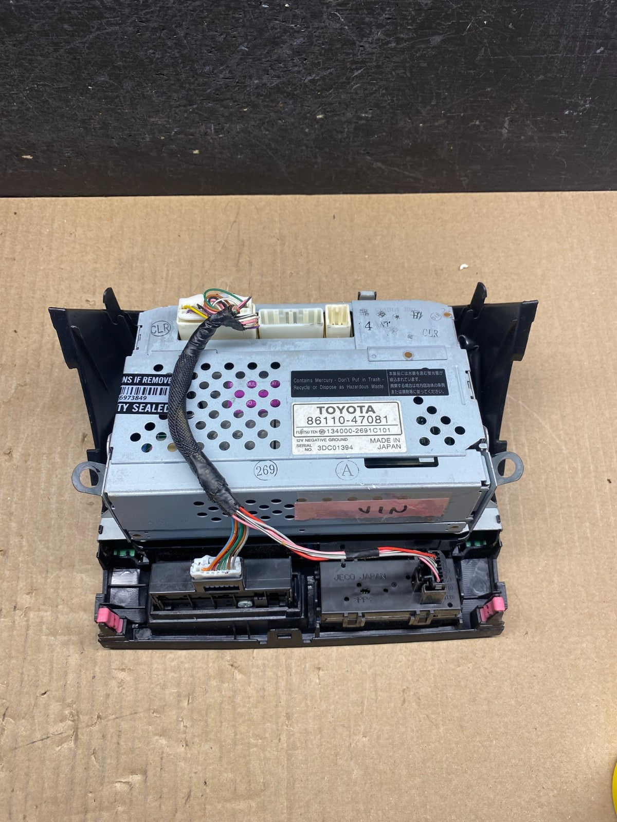 2004 to 2005 Toyota Prius Radio Stereo Receiver Screen Display AG3991 DG4