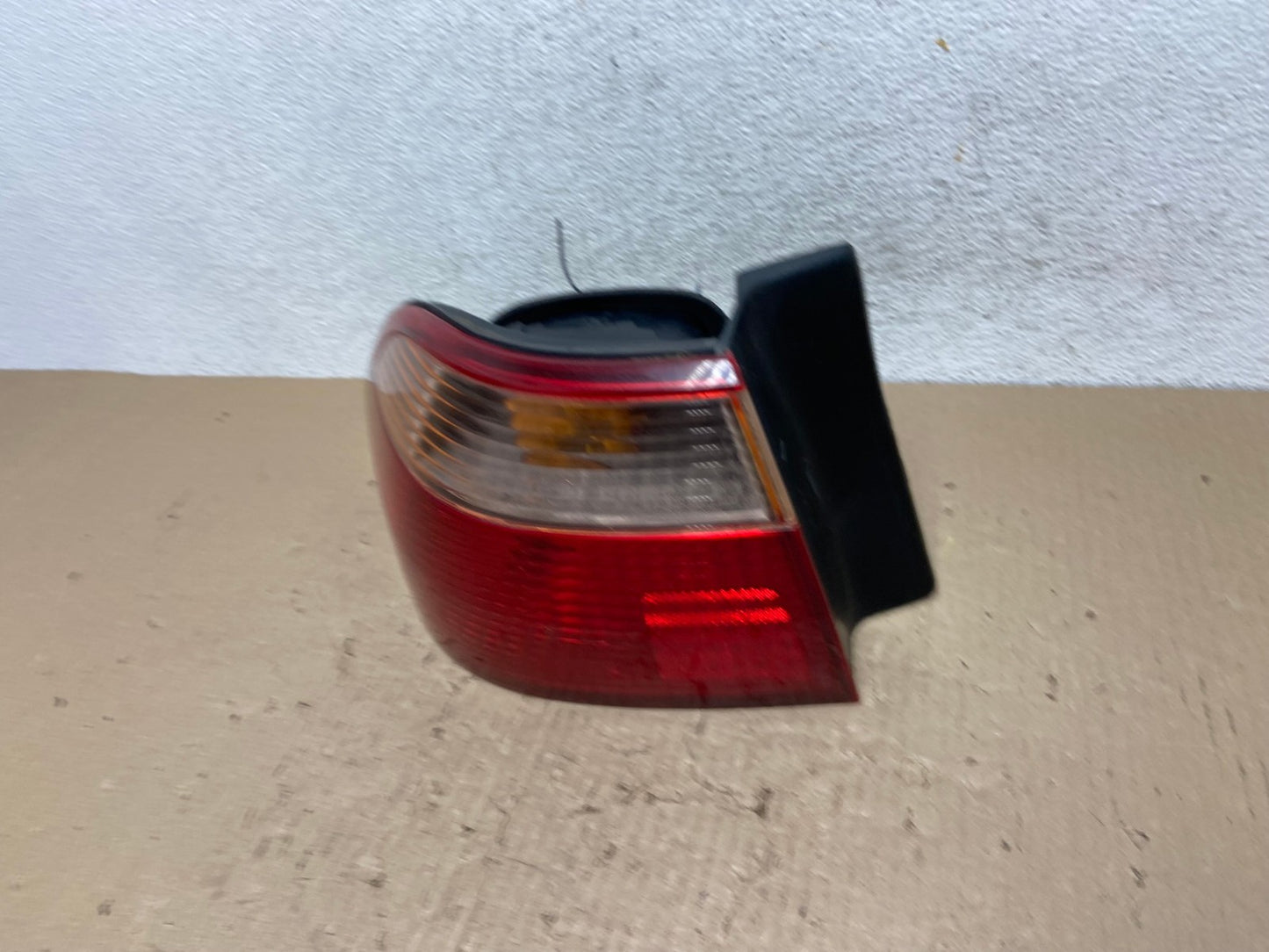 1998 to 2000 Honda Accord Sedan Tail light Left Driver LH Side AE9828 LK1