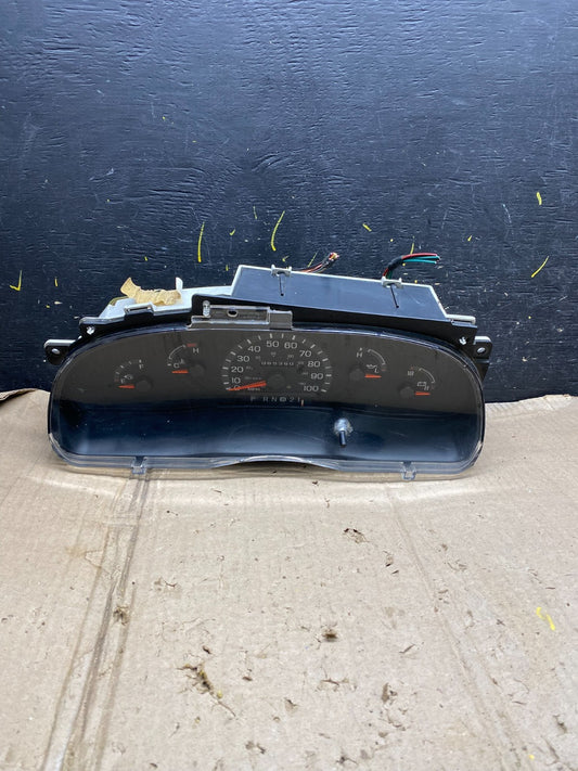2001 - 2002 Ford Econoline E250 E350 Van Speedometer Instrument Cluster X5990 DG0