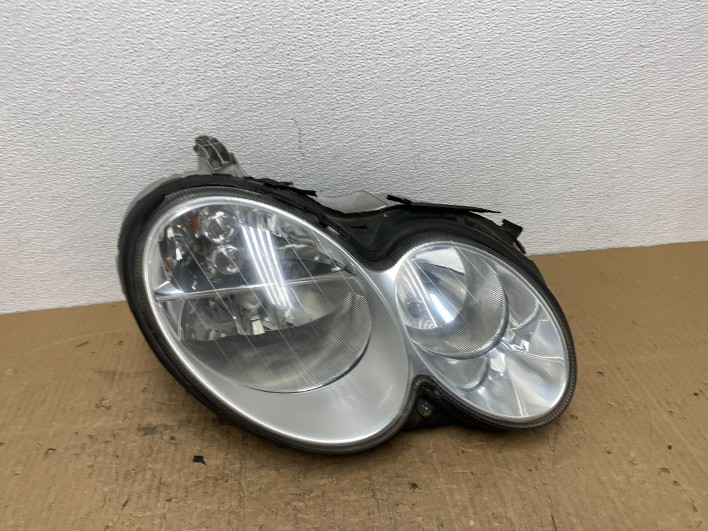 2003-2005 Mercedes Benz W209 CLK Right Passenger Halogen Headlight AC0108 DW0