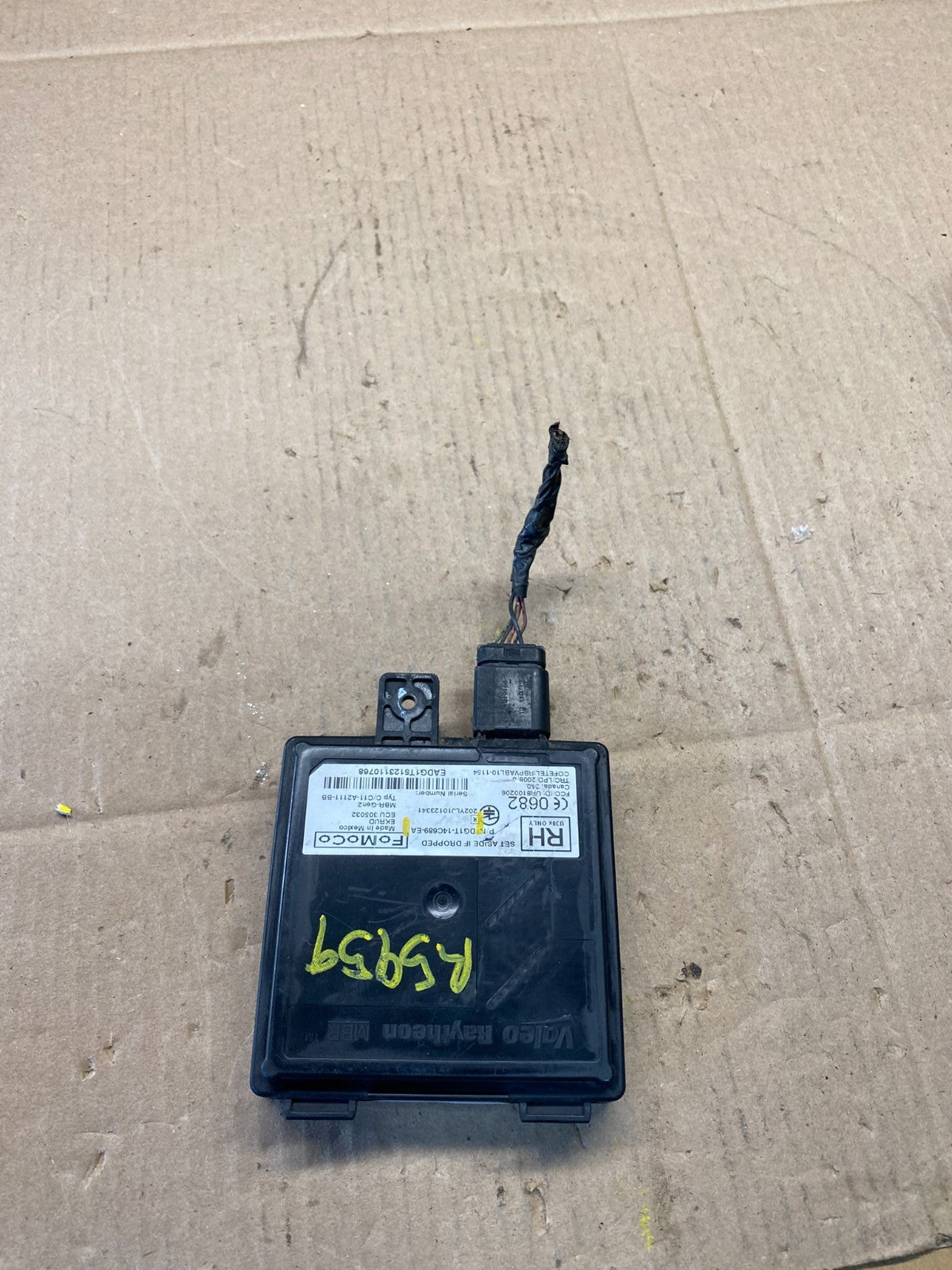 2013 to 2018 Ford Lincoln Rear Radar Blind Spot Module OEM r5959 DG5